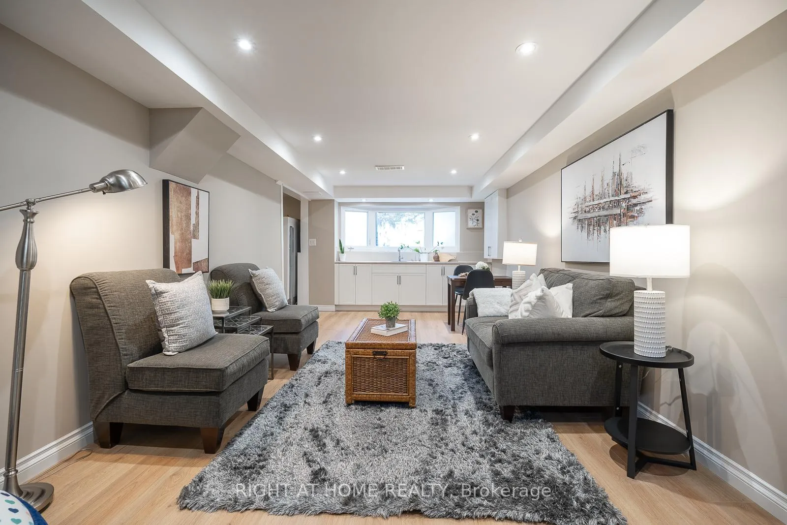 Photo 32 of 41 Christie Drive, Brampton, Snelgrove — HOMEH