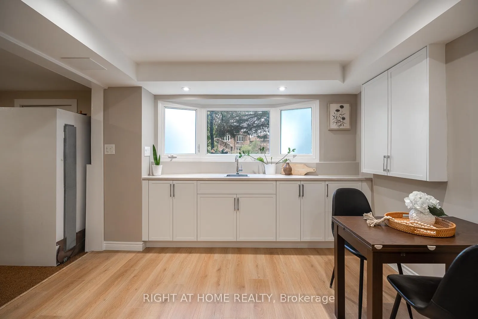 Photo 33 of 41 Christie Drive, Brampton, Snelgrove — HOMEH