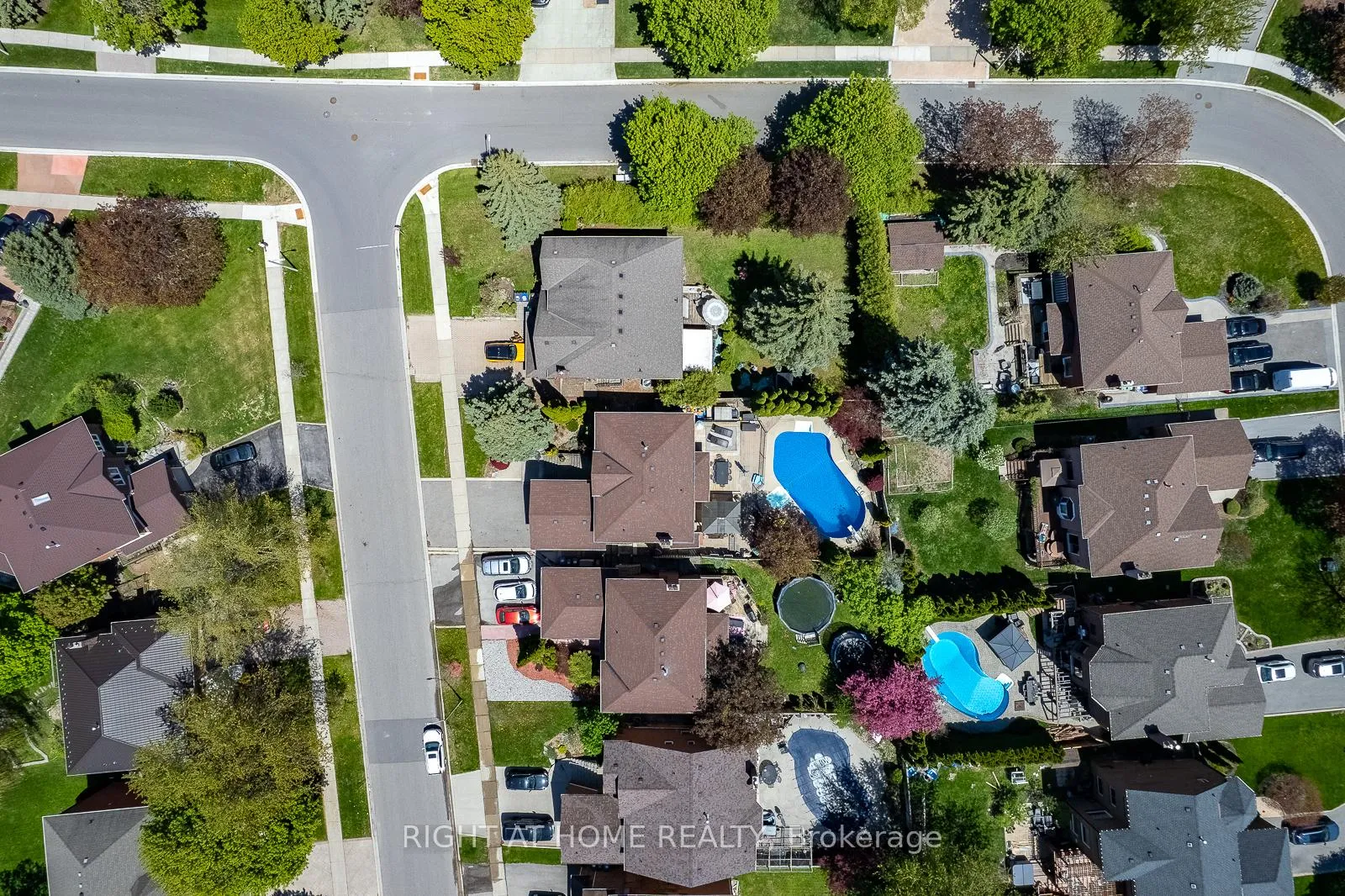 Photo 41 of 41 Christie Drive, Brampton, Snelgrove — HOMEH