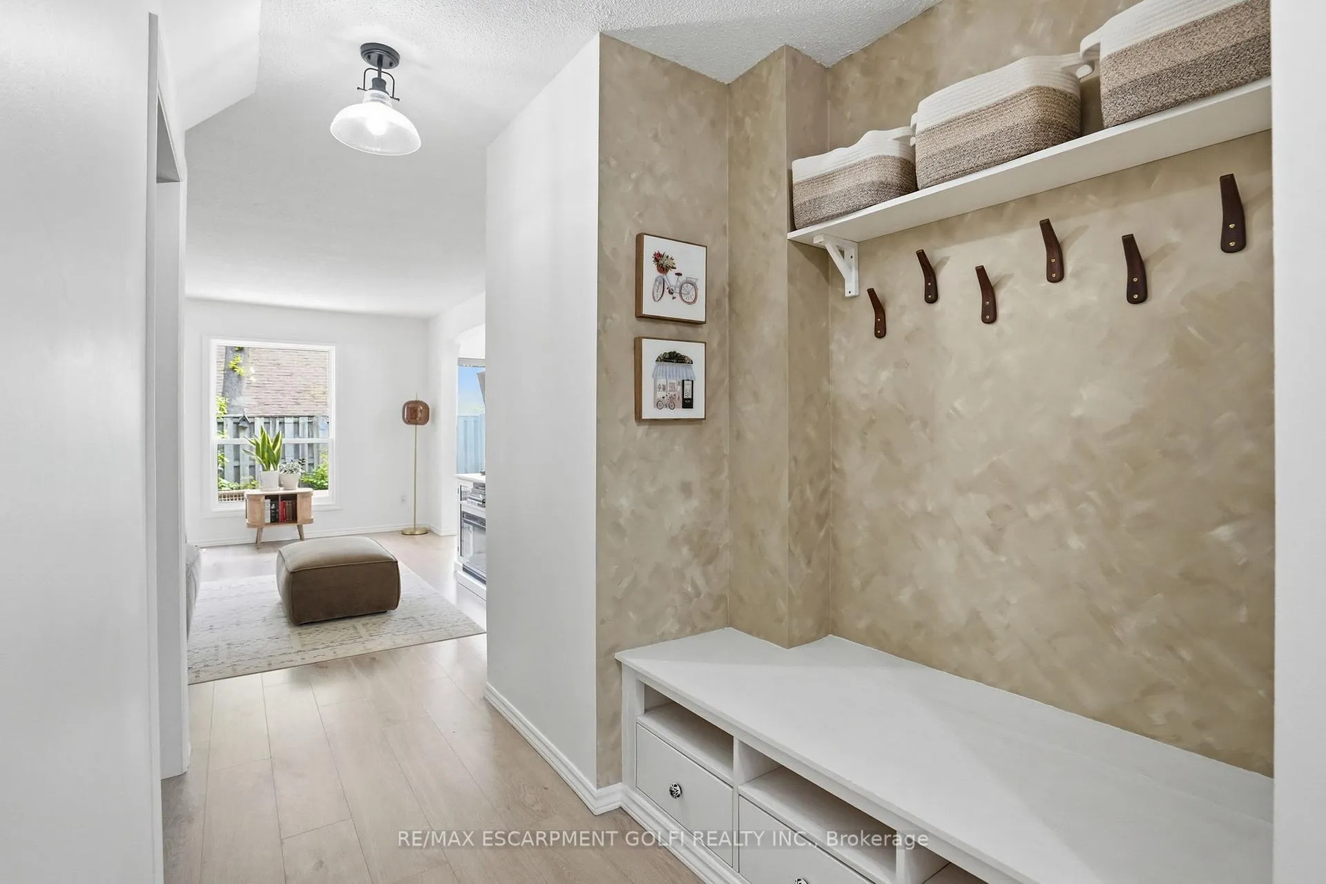 Photo 3 of Unit 17, 660 Oxford Road, Burlington, Roseland — HOMEH