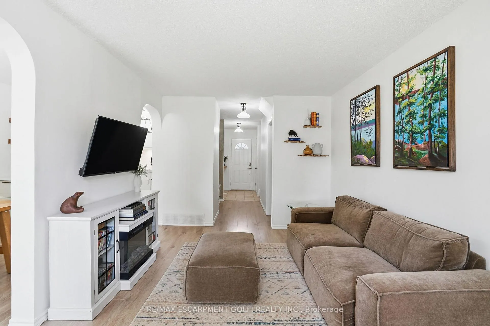 Photo 5 of Unit 17, 660 Oxford Road, Burlington, Roseland — HOMEH
