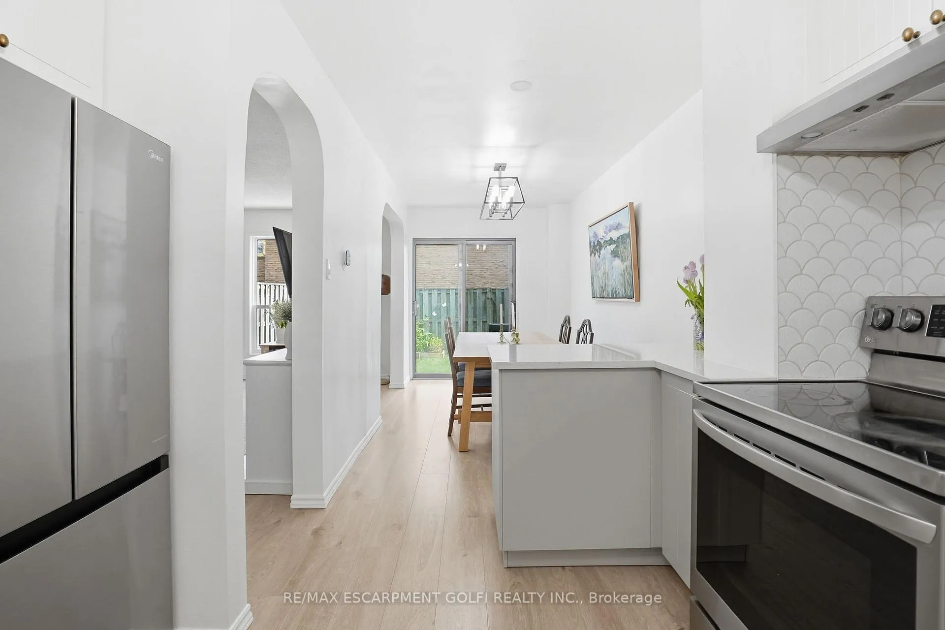 Photo 9 of Unit 17, 660 Oxford Road, Burlington, Roseland — HOMEH