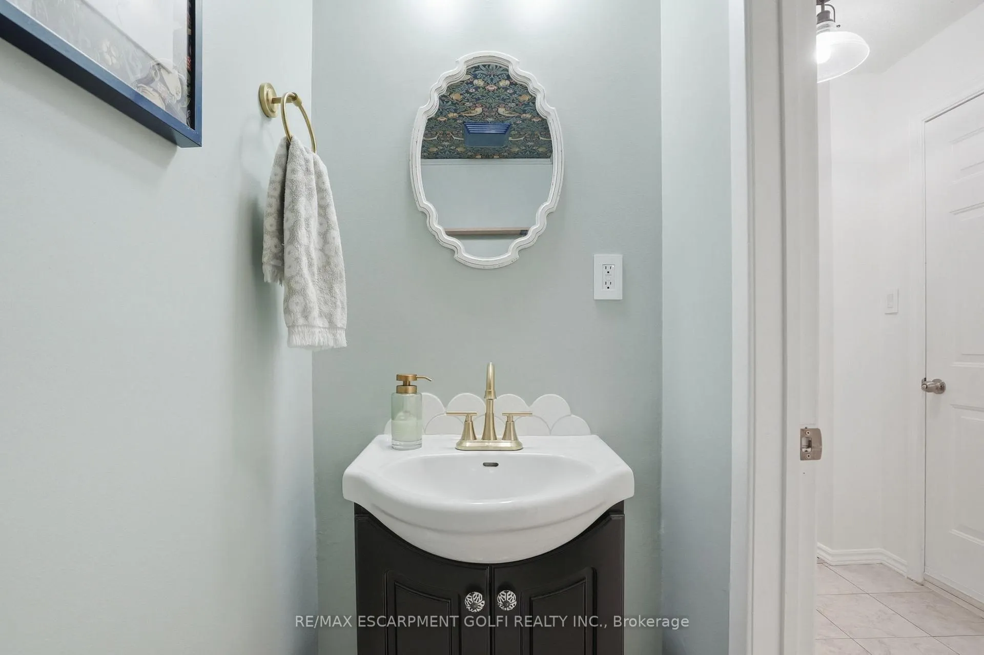 Photo 13 of Unit 17, 660 Oxford Road, Burlington, Roseland — HOMEH