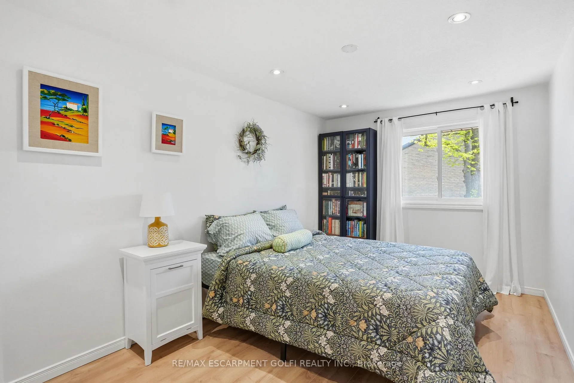Photo 18 of Unit 17, 660 Oxford Road, Burlington, Roseland — HOMEH