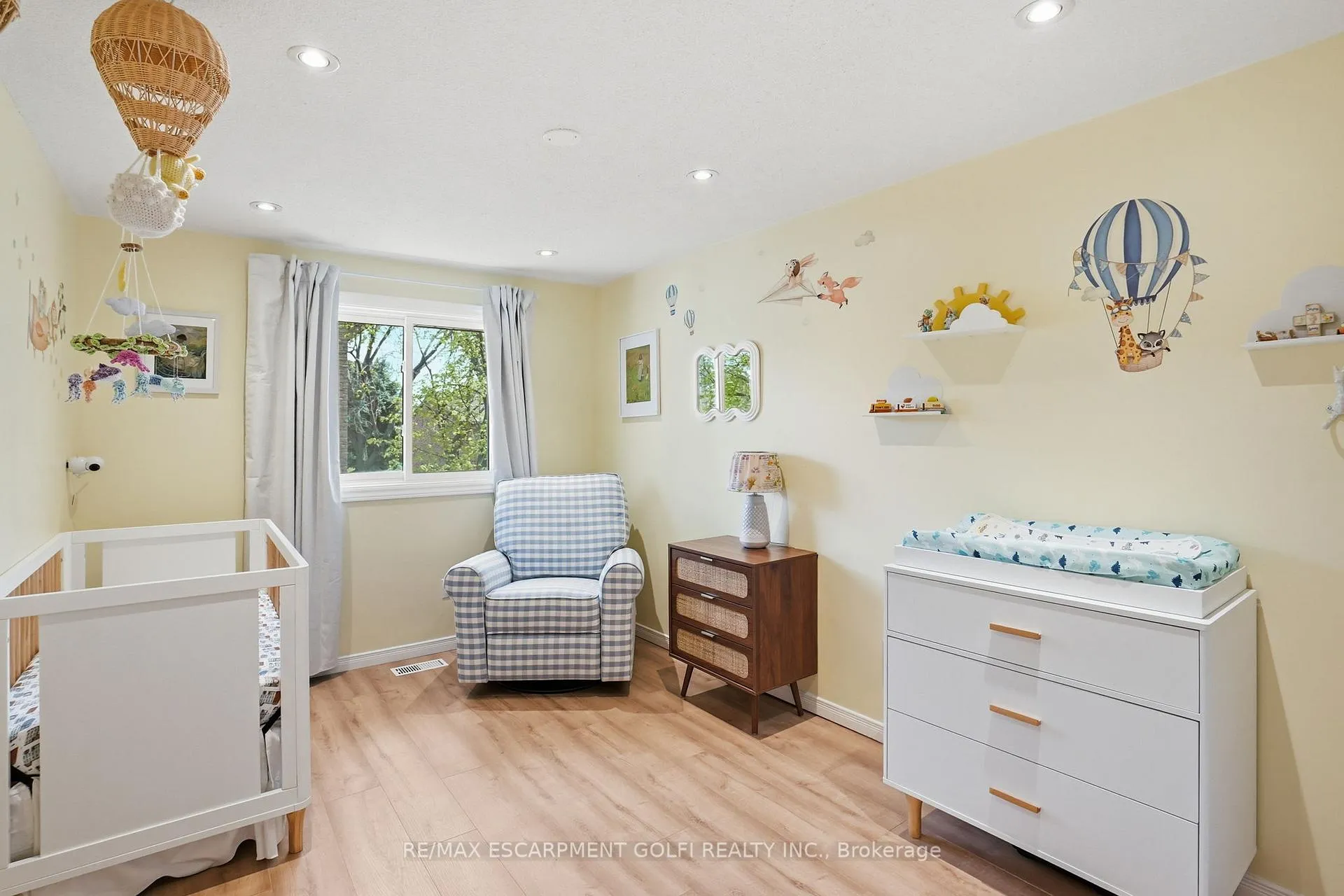 Photo 20 of Unit 17, 660 Oxford Road, Burlington, Roseland — HOMEH