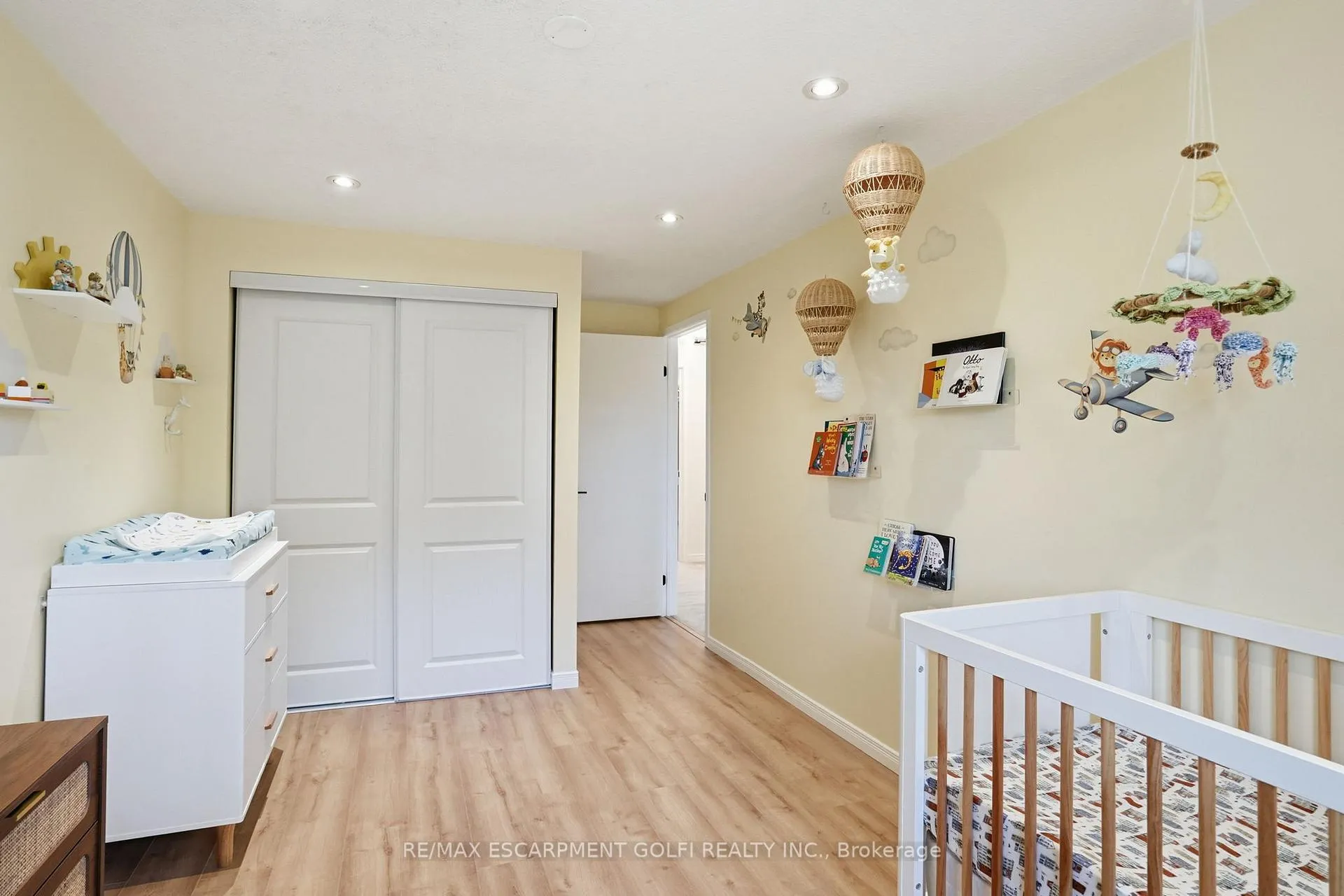 Photo 21 of Unit 17, 660 Oxford Road, Burlington, Roseland — HOMEH