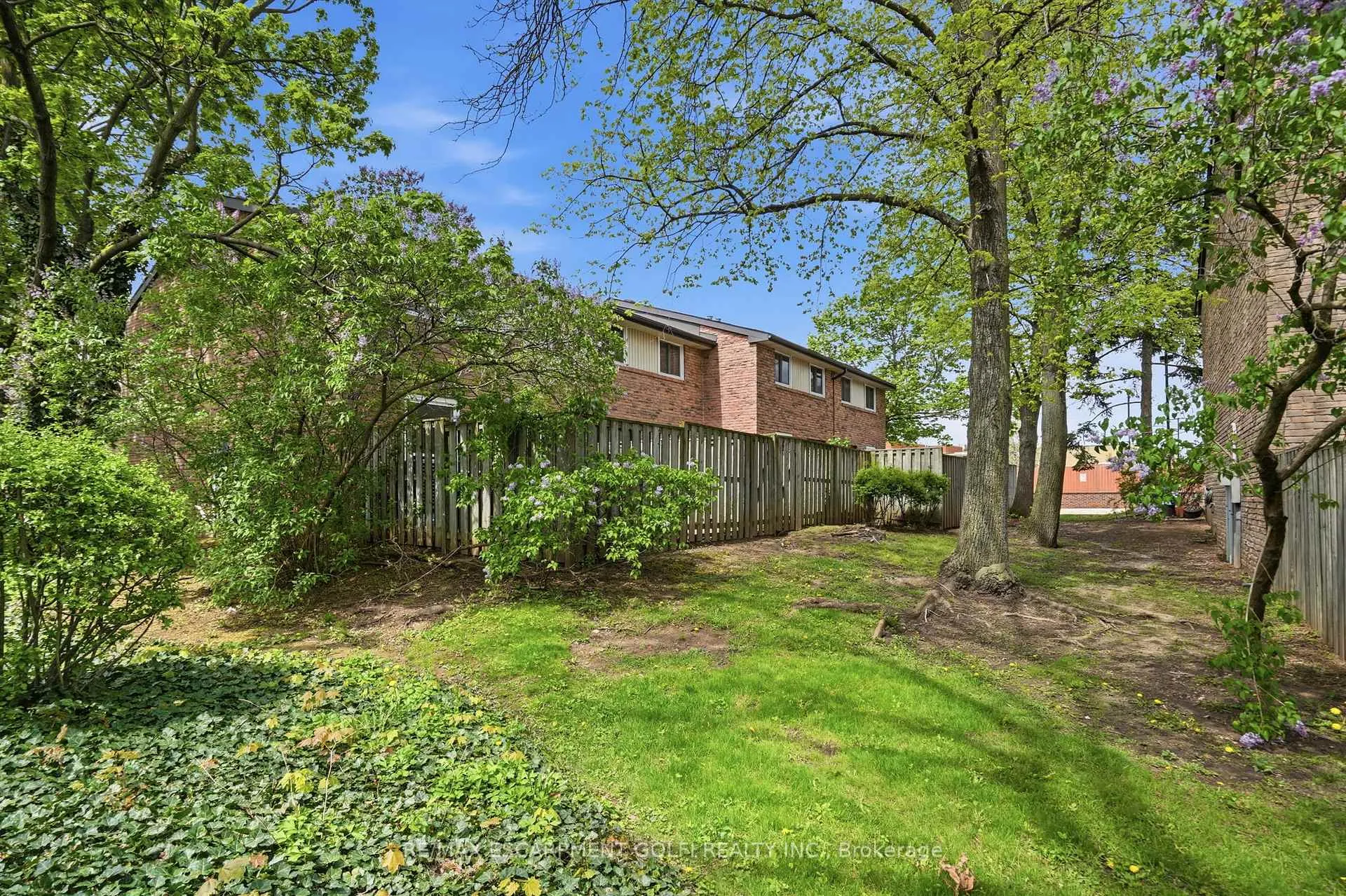 Photo 30 of Unit 17, 660 Oxford Road, Burlington, Roseland — HOMEH