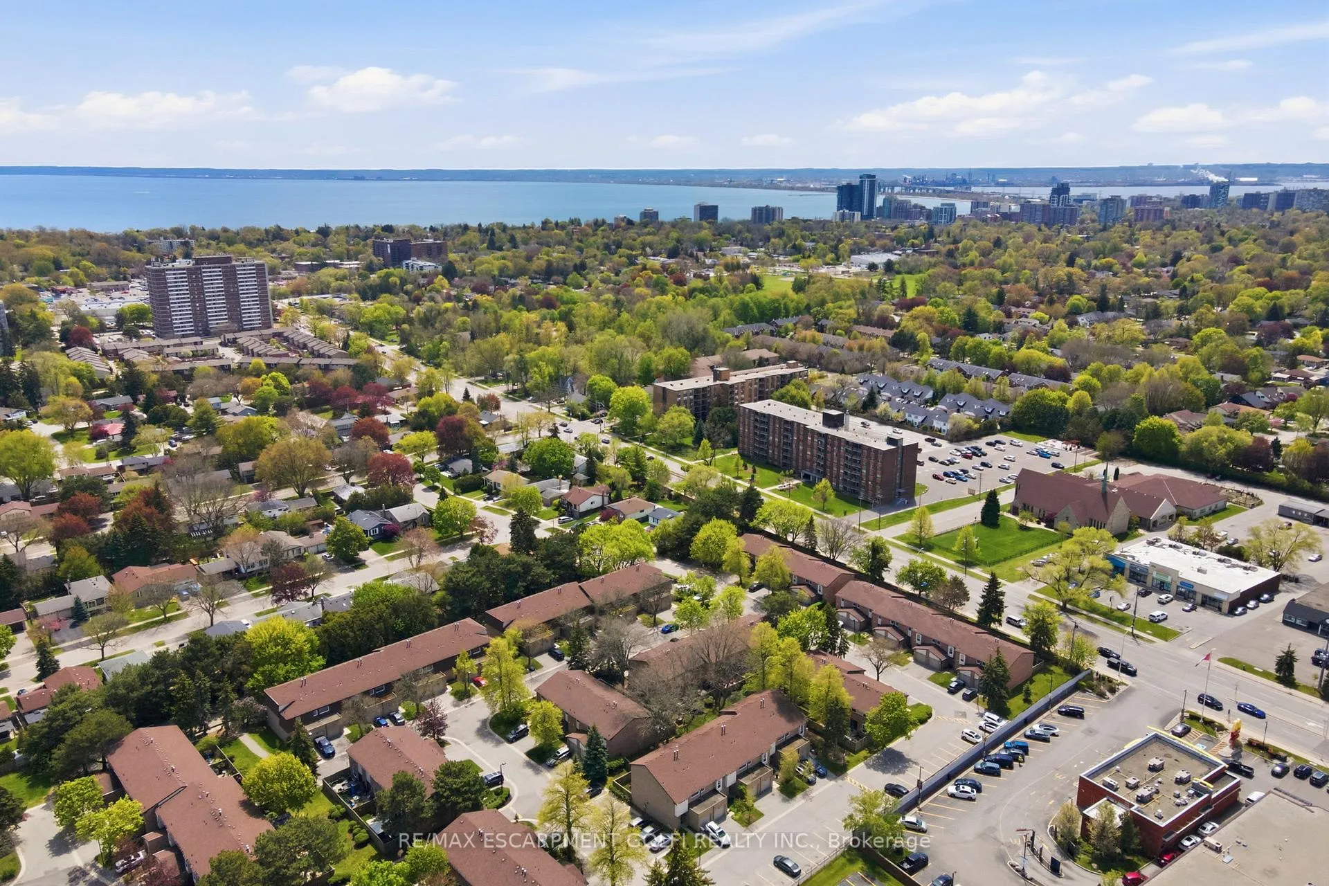Photo 31 of Unit 17, 660 Oxford Road, Burlington, Roseland — HOMEH