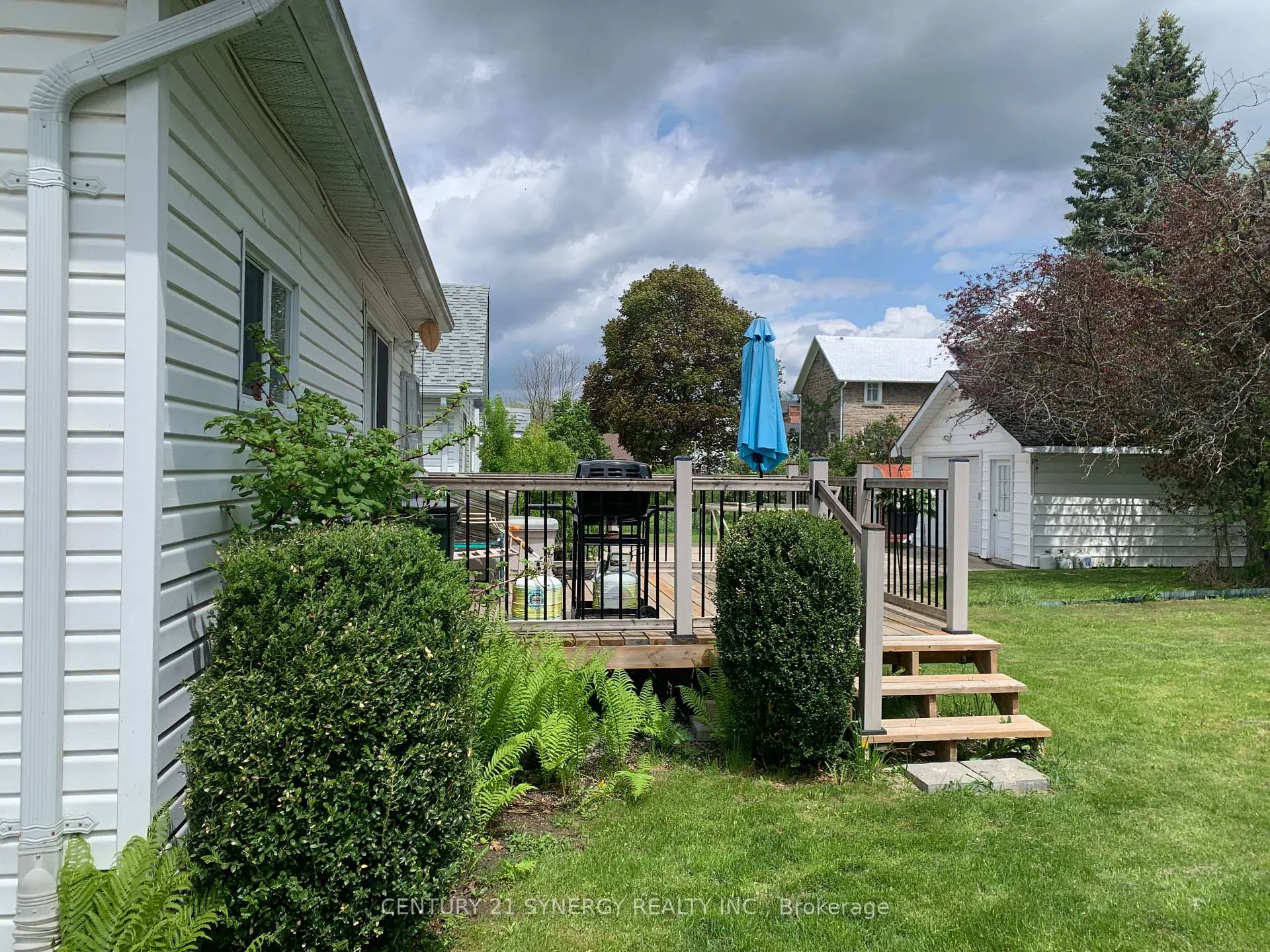 Photo 3 of 45 Abel Street, Smiths Falls — HOMEH