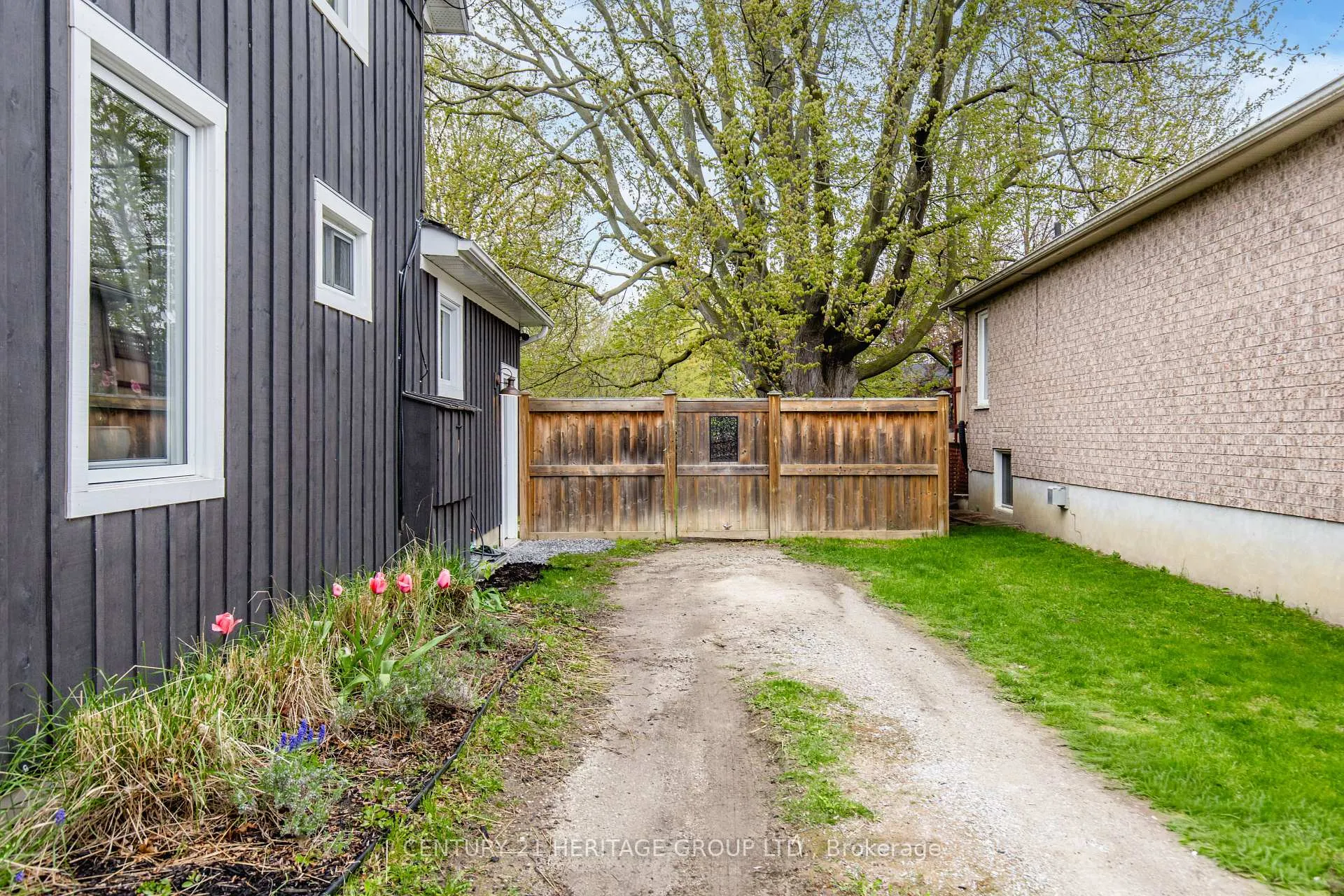 Photo 4 of 38 Dale Drive, New Tecumseth, Beeton — HOMEH