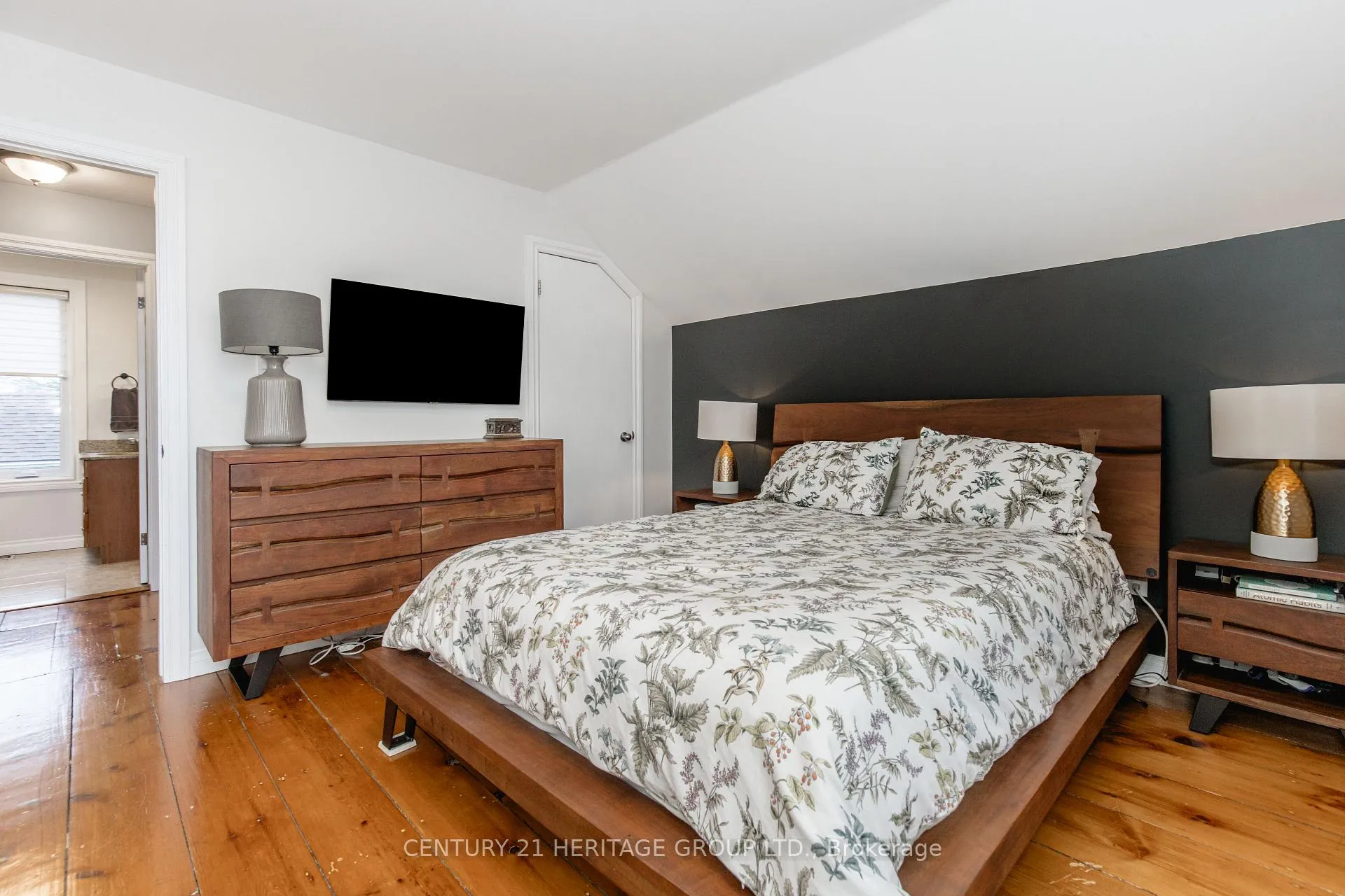 Photo 32 of 38 Dale Drive, New Tecumseth, Beeton — HOMEH