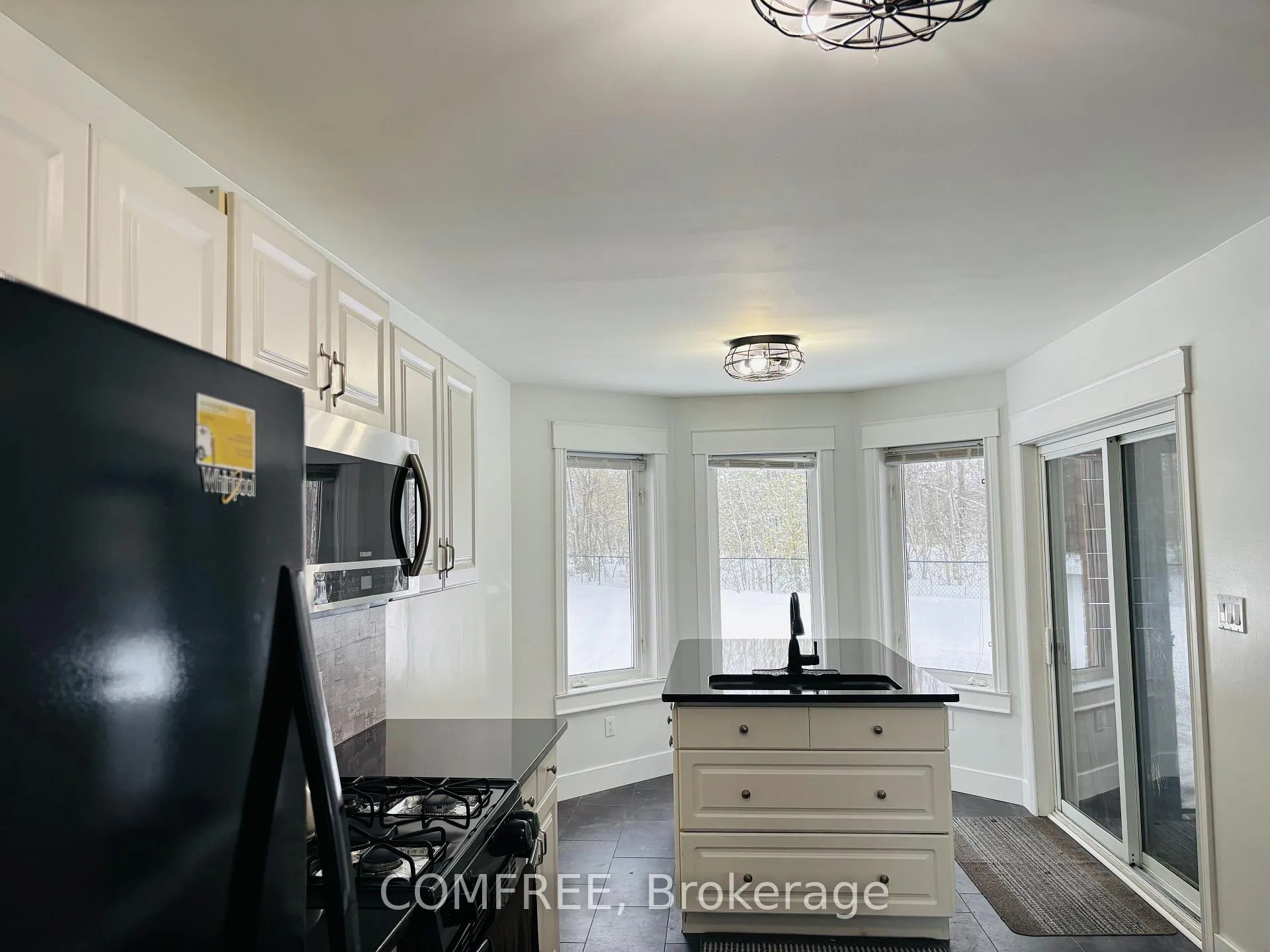 Photo 11 of 25 Mcgregor Court, Southgate — HOMEH