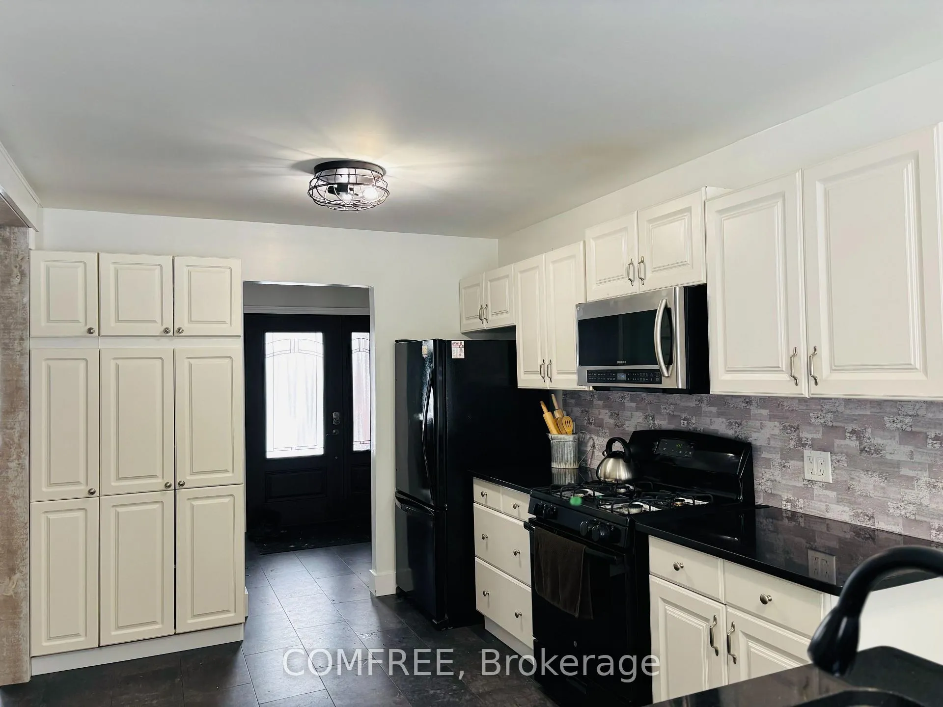 Photo 14 of 25 Mcgregor Court, Southgate — HOMEH