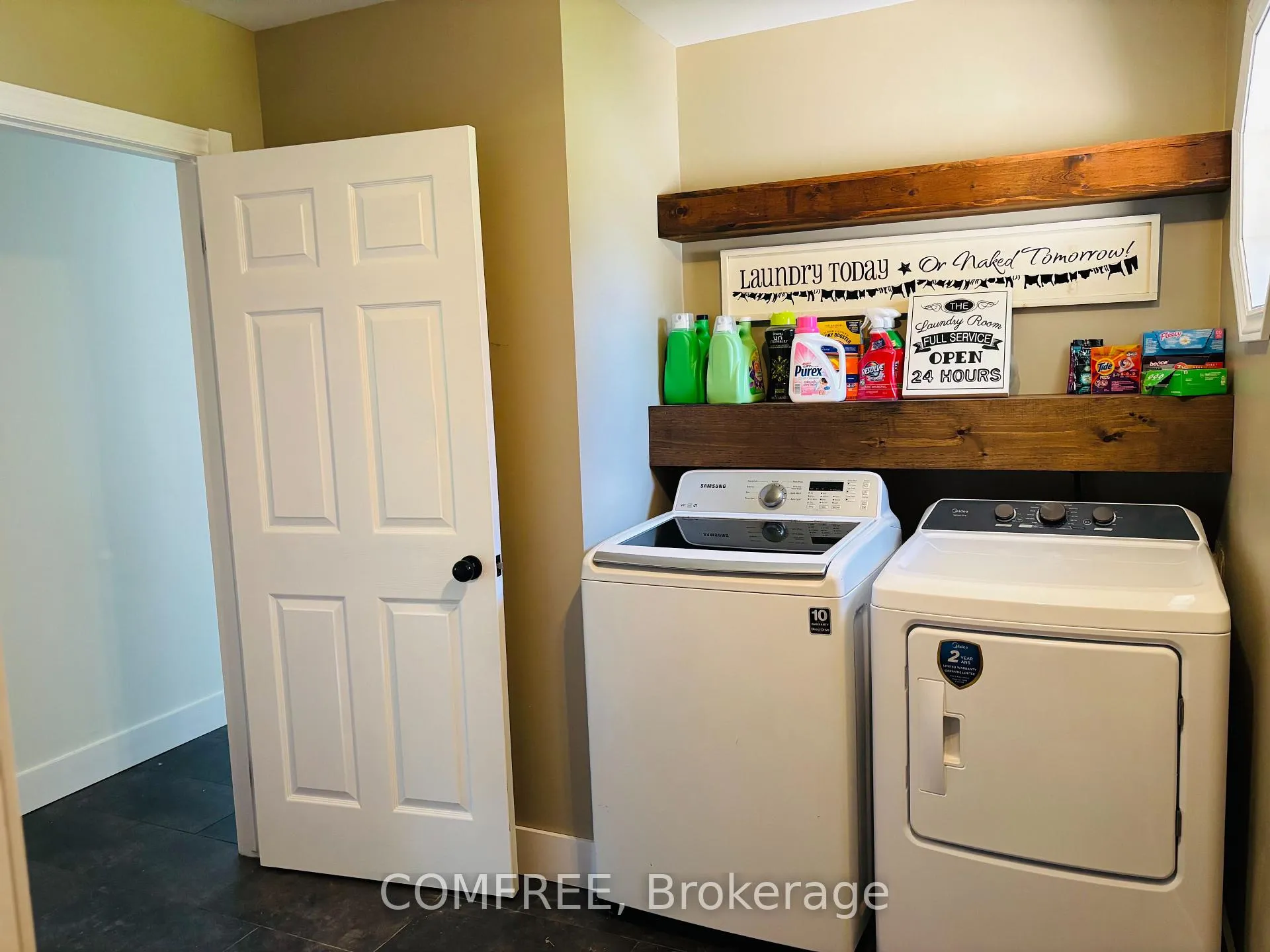 Photo 16 of 25 Mcgregor Court, Southgate — HOMEH