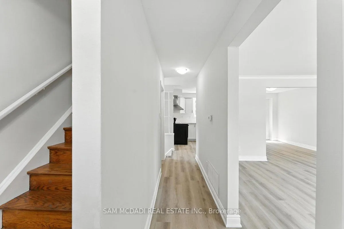 Photo 4 of 325 Banff Avenue, Oshawa, Lakeview — HOMEH