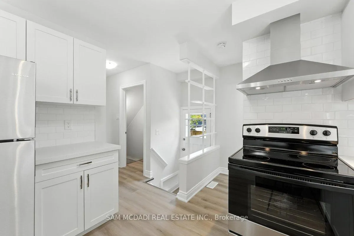 Photo 14 of 325 Banff Avenue, Oshawa, Lakeview — HOMEH