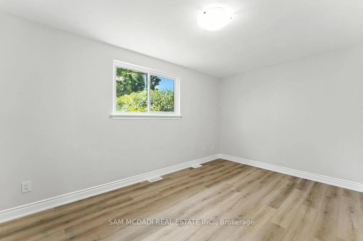 Photo 17 of 325 Banff Avenue, Oshawa, Lakeview — HOMEH