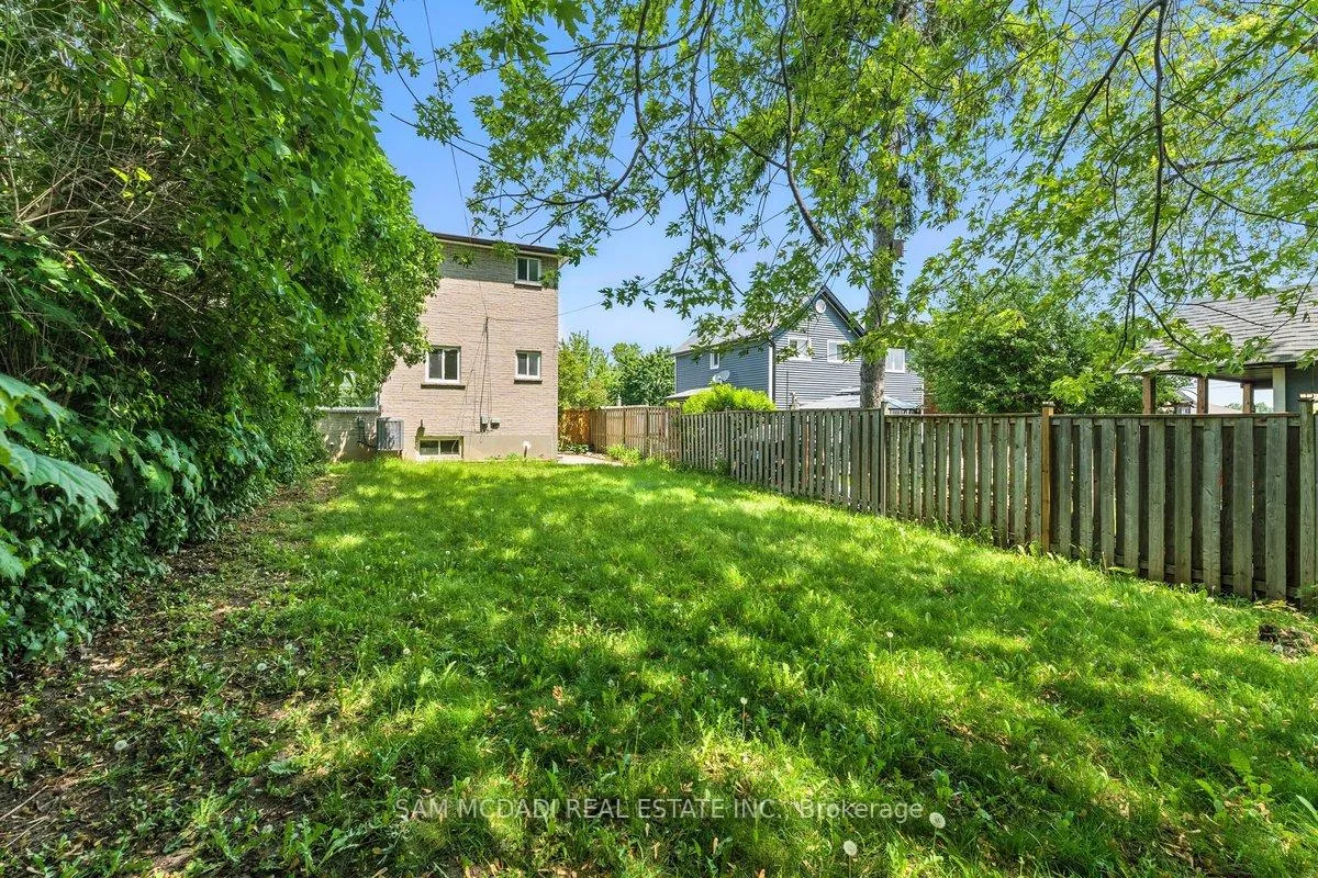 Photo 33 of 325 Banff Avenue, Oshawa, Lakeview — HOMEH