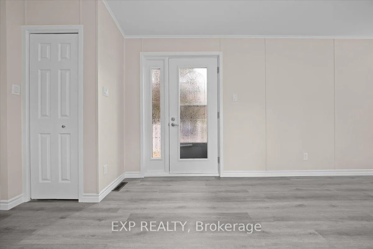 Photo 3 of 1083 Vista Tara Private, Ottawa, Greely — HOMEH
