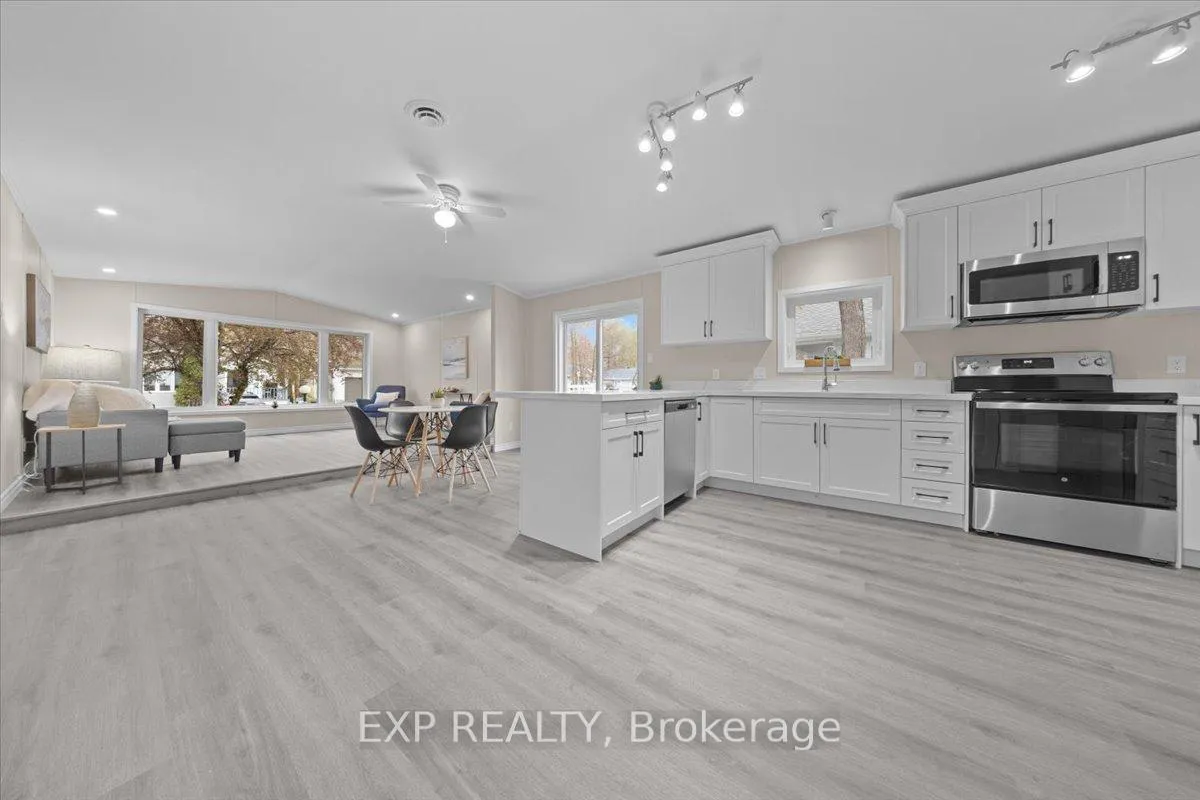 Photo 4 of 1083 Vista Tara Private, Ottawa, Greely — HOMEH