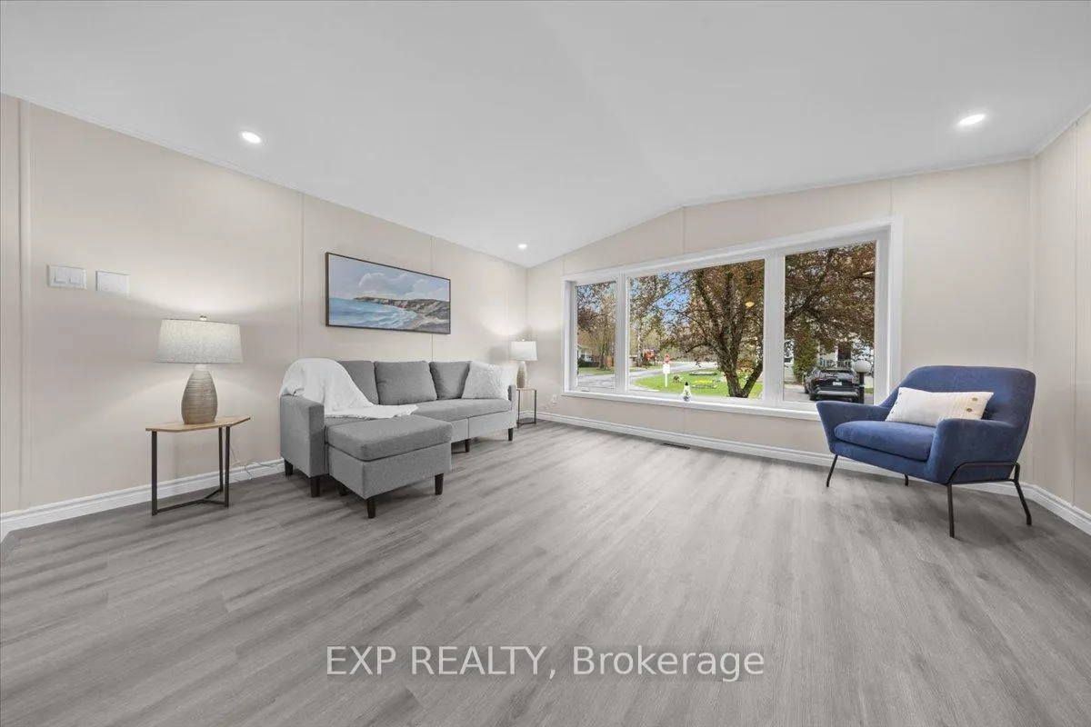 Photo 8 of 1083 Vista Tara Private, Ottawa, Greely — HOMEH
