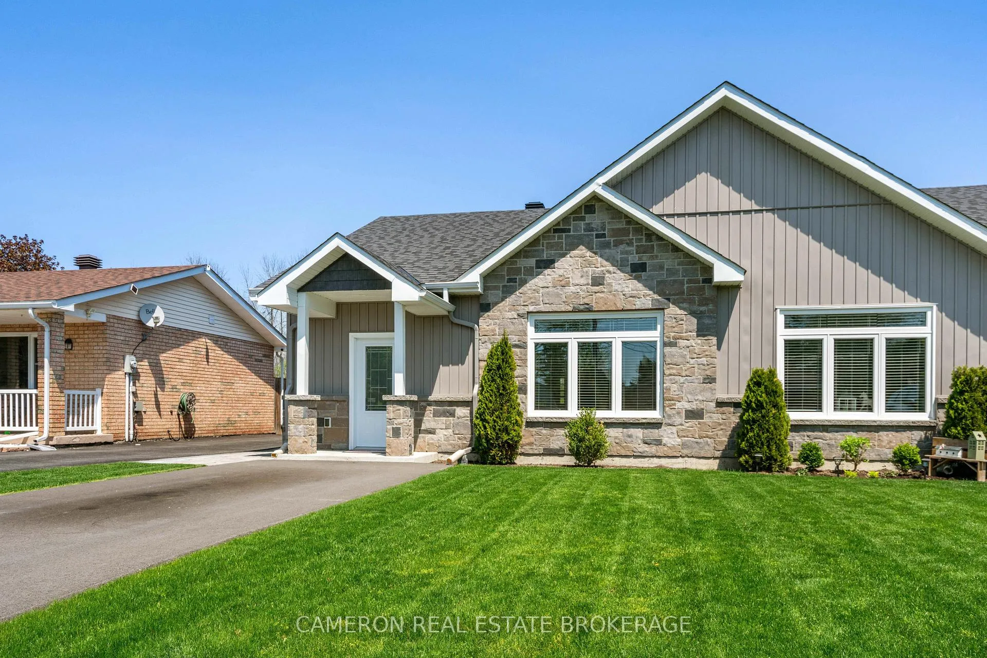 Front of 5401A Woodlands Road