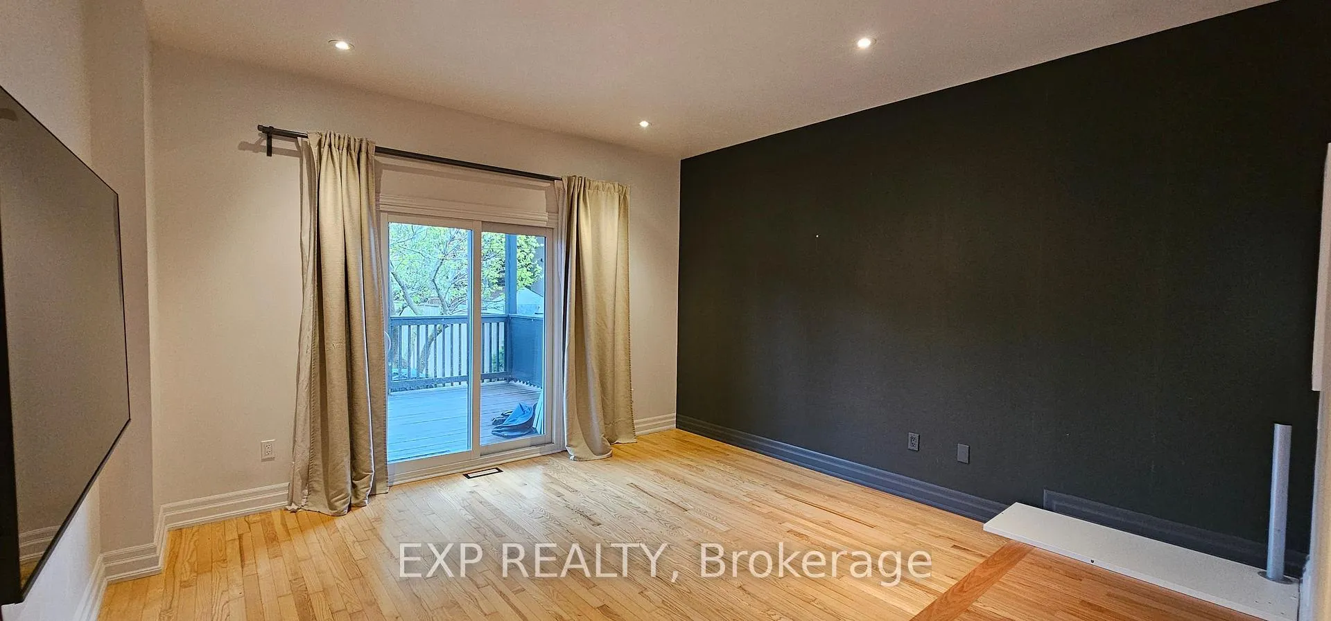 Photo 9 of 215A Chambers Avenue, Toronto, Keelesdale-Eglinton West — HOMEH