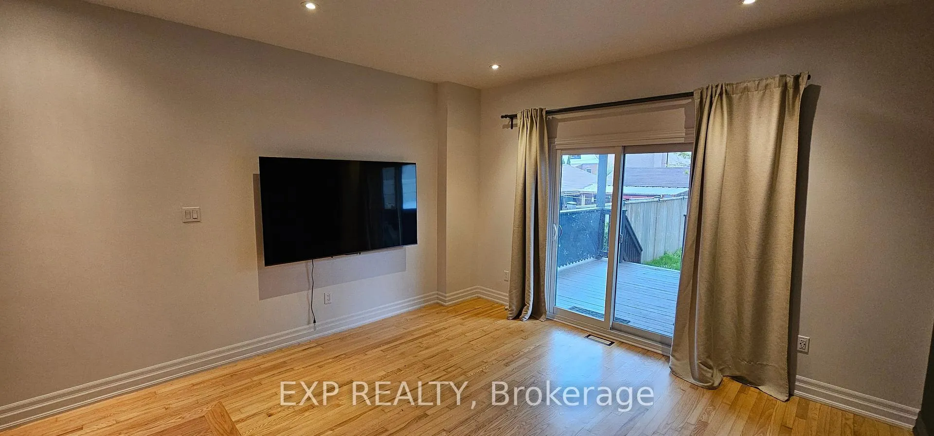 Photo 10 of 215A Chambers Avenue, Toronto, Keelesdale-Eglinton West — HOMEH