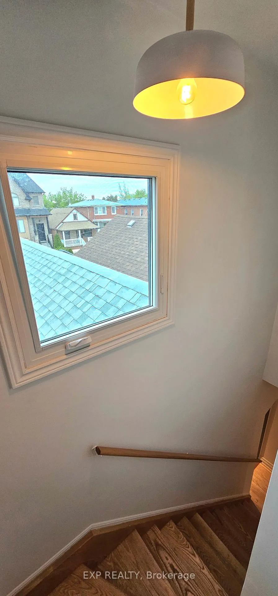 Photo 14 of 215A Chambers Avenue, Toronto, Keelesdale-Eglinton West — HOMEH