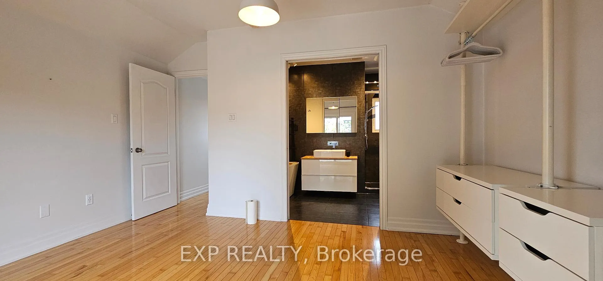 Photo 15 of 215A Chambers Avenue, Toronto, Keelesdale-Eglinton West — HOMEH