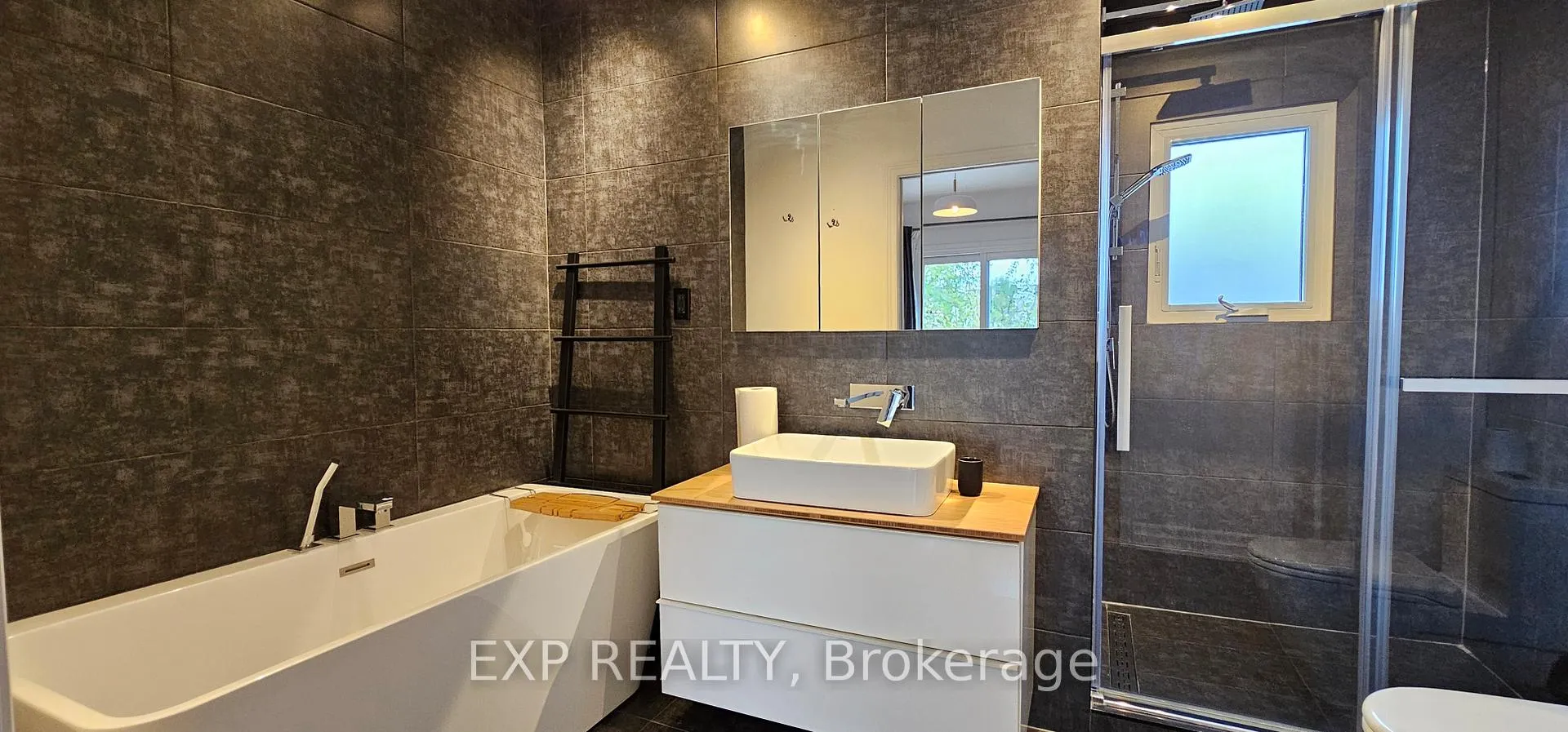 Photo 16 of 215A Chambers Avenue, Toronto, Keelesdale-Eglinton West — HOMEH