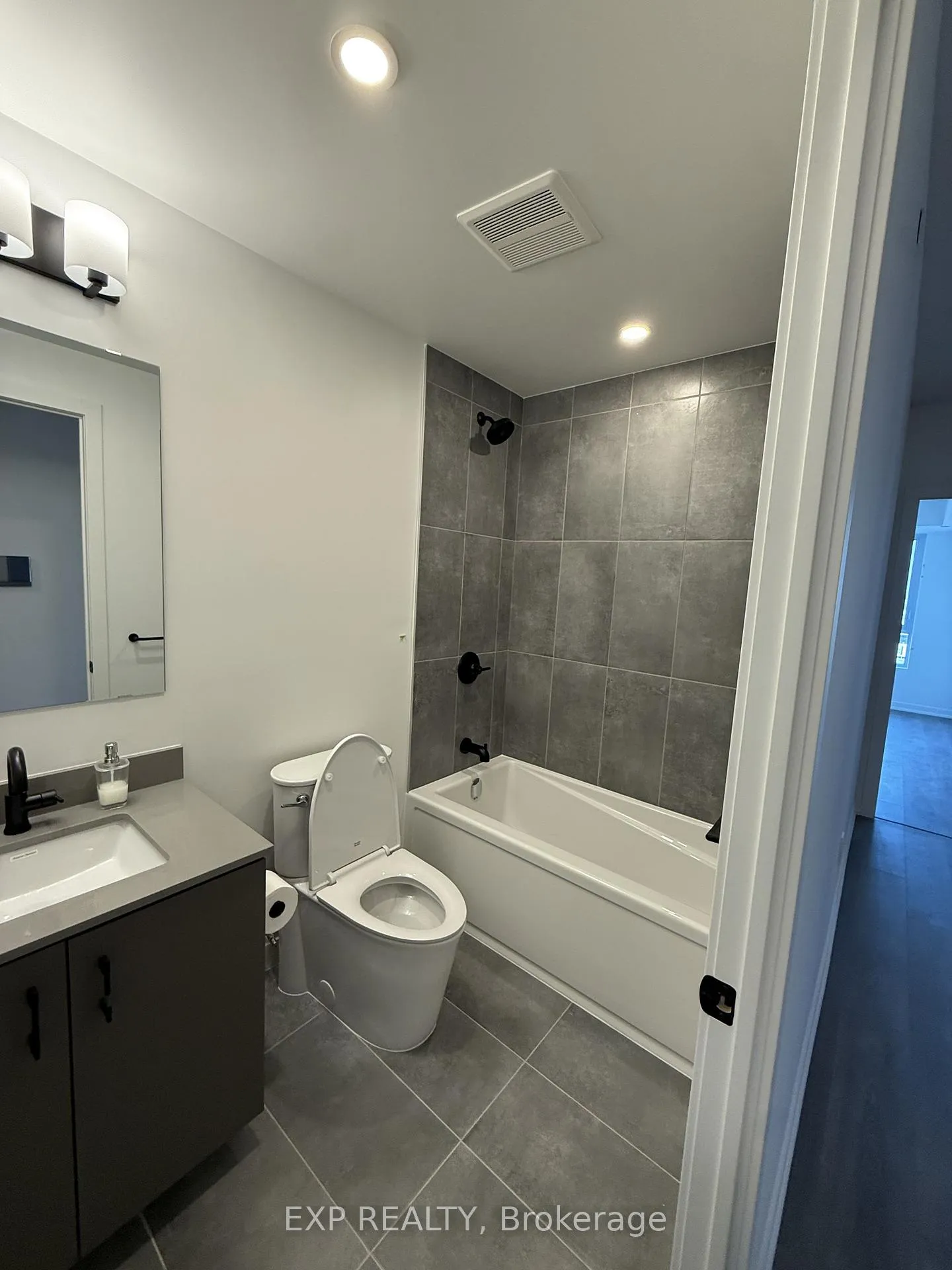 Photo 5 of Unit 422, 4878 Powers Common, Burlington, Alton — HOMEH