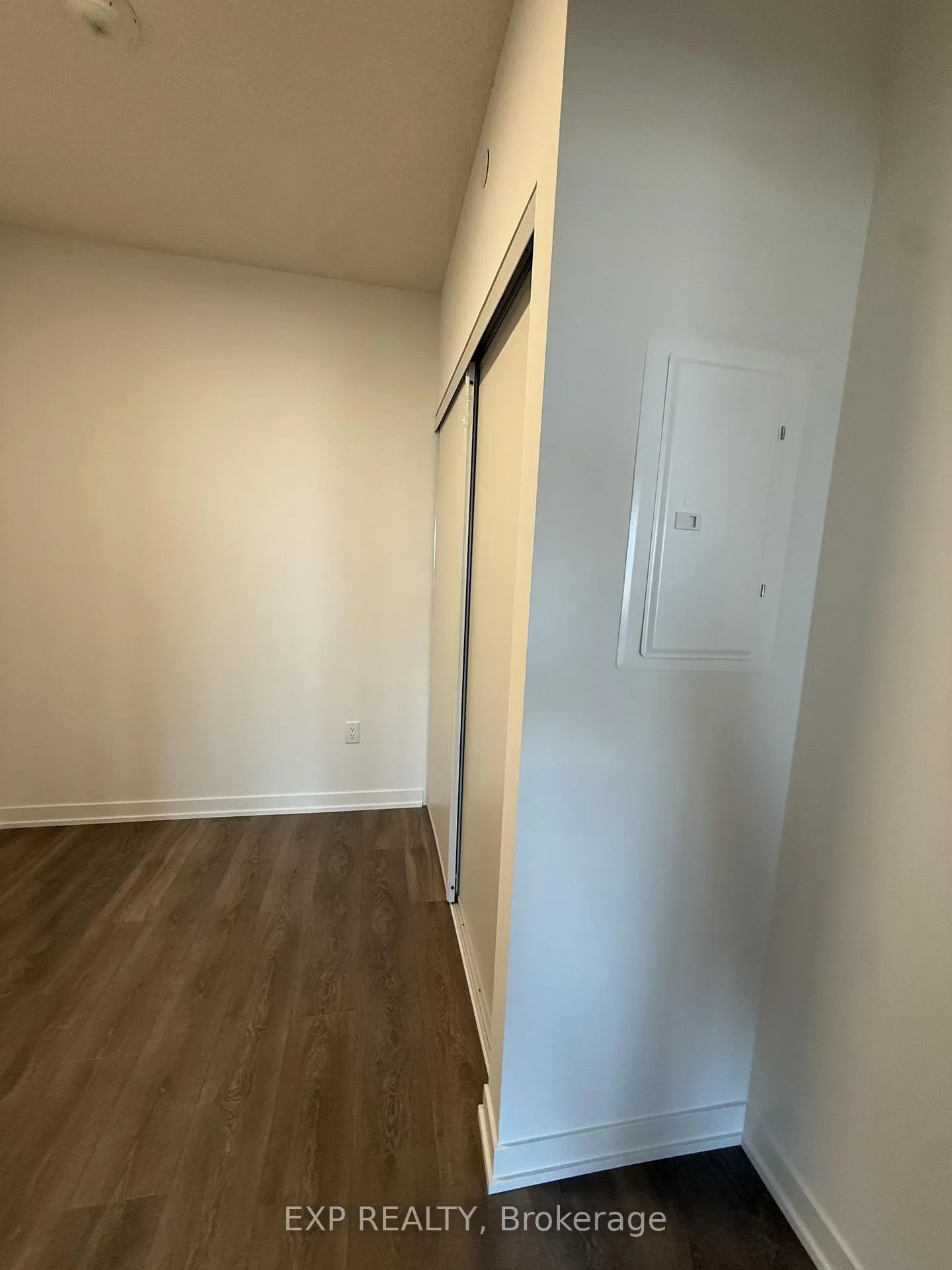 Photo 11 of Unit 422, 4878 Powers Common, Burlington, Alton — HOMEH