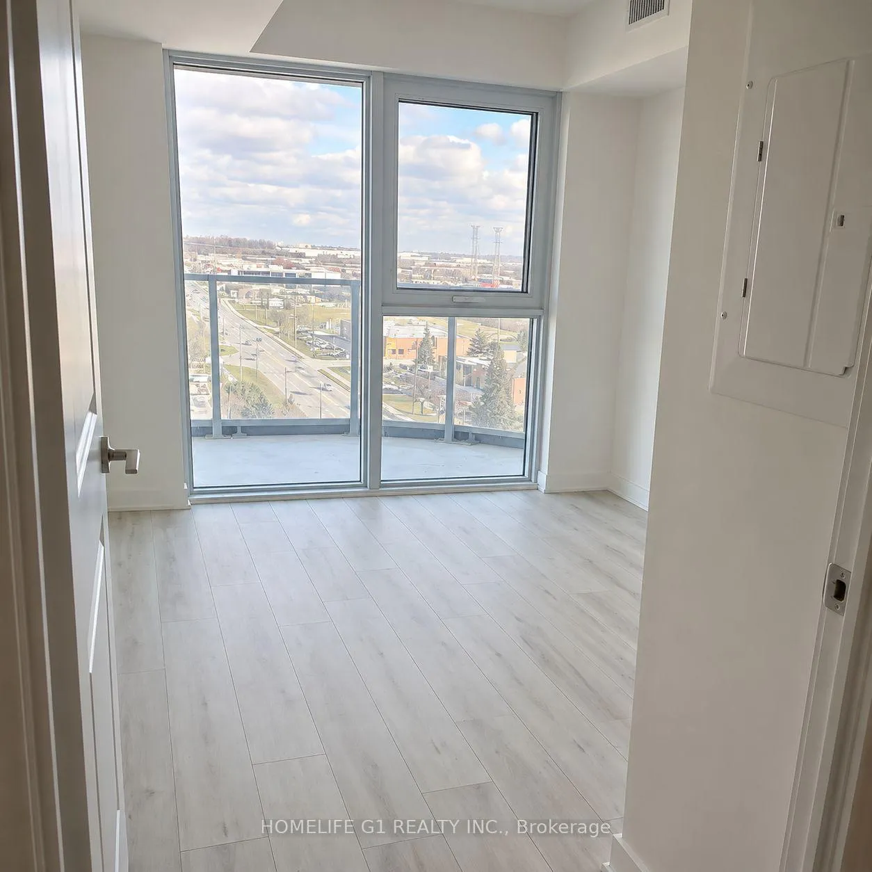 Photo 3 of Unit 1004, 1010 Sandy Beach Road, Pickering, Bay Ridges — HOMEH