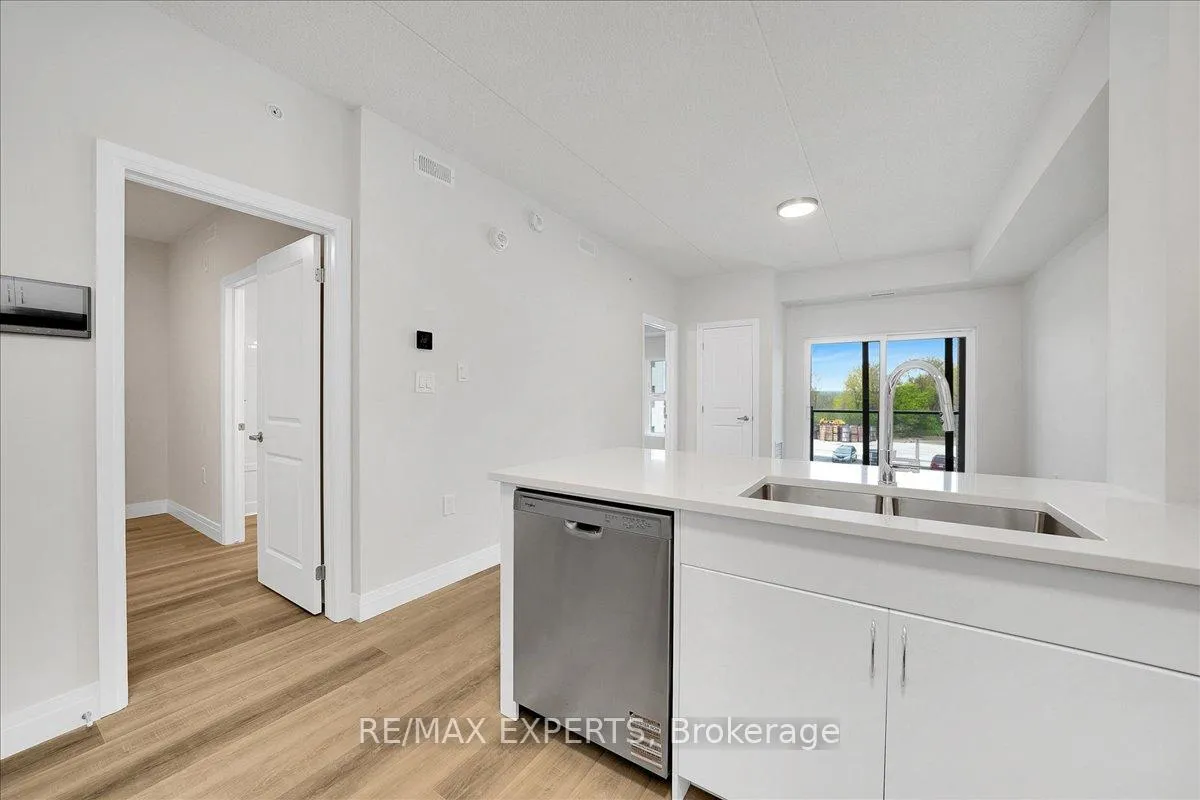 Photo 7 of Unit 302, 6415 Regional Rd 25, Milton, Willmott — HOMEH