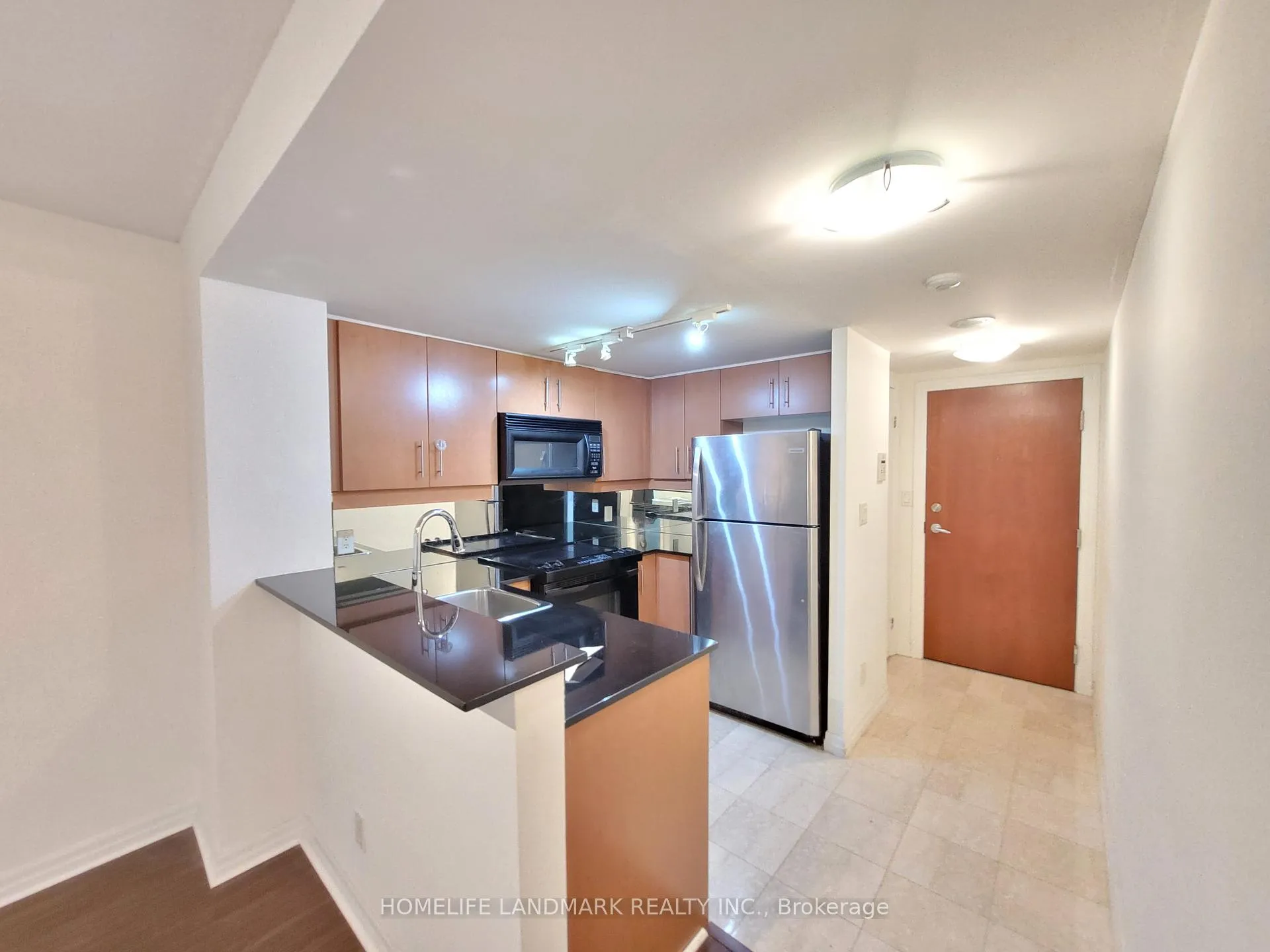 Photo 4 of Unit 912, 300 Bloor Street E, Toronto, Rosedale-Moore Park — HOMEH
