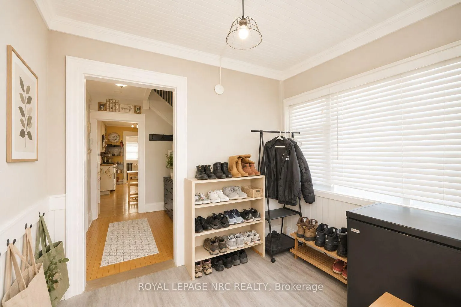 Photo 13 of 92 Dufferin Street, St. Catharines, Downtown — HOMEH