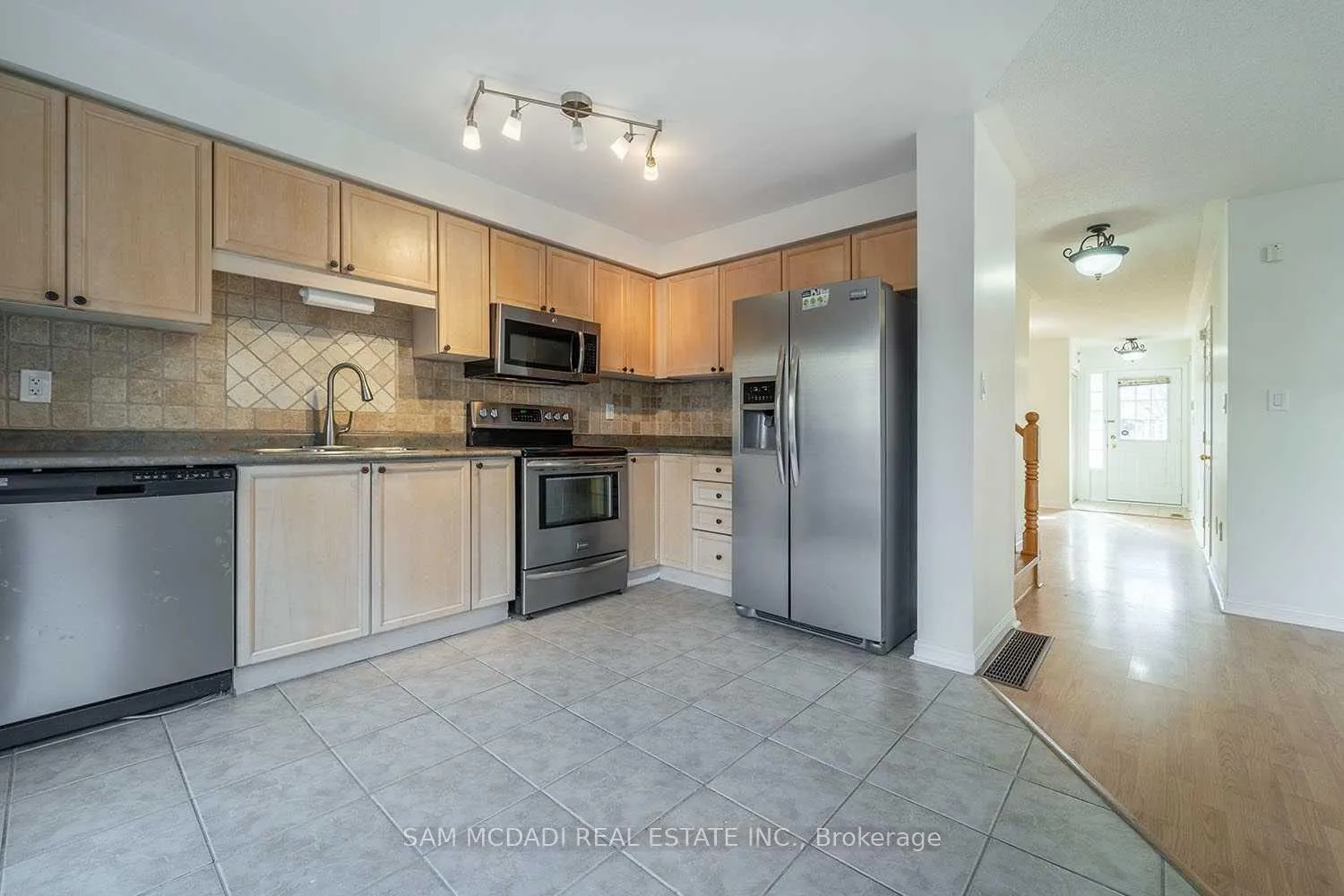 Photo 10 of 2447 Baintree Crescent, Oakville, Westmount — HOMEH