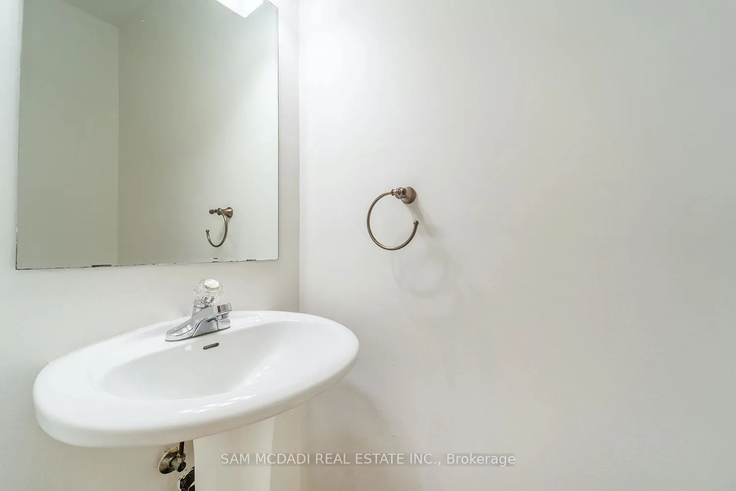 Photo 11 of 2447 Baintree Crescent, Oakville, Westmount — HOMEH