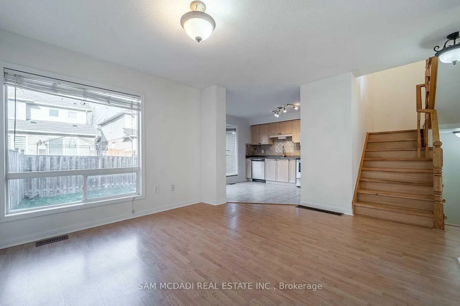 Photo 13 of 2447 Baintree Crescent, Oakville, Westmount — HOMEH