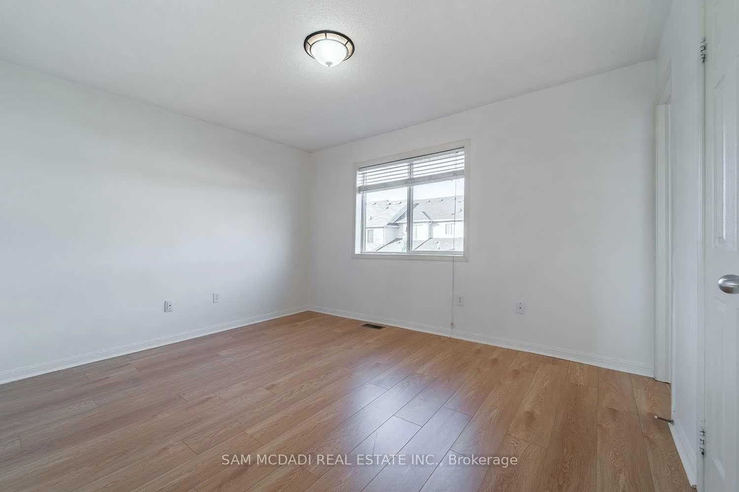 Photo 16 of 2447 Baintree Crescent, Oakville, Westmount — HOMEH