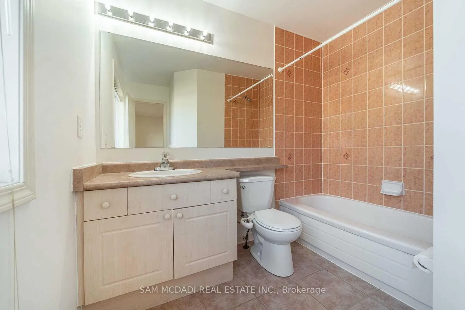 Photo 22 of 2447 Baintree Crescent, Oakville, Westmount — HOMEH