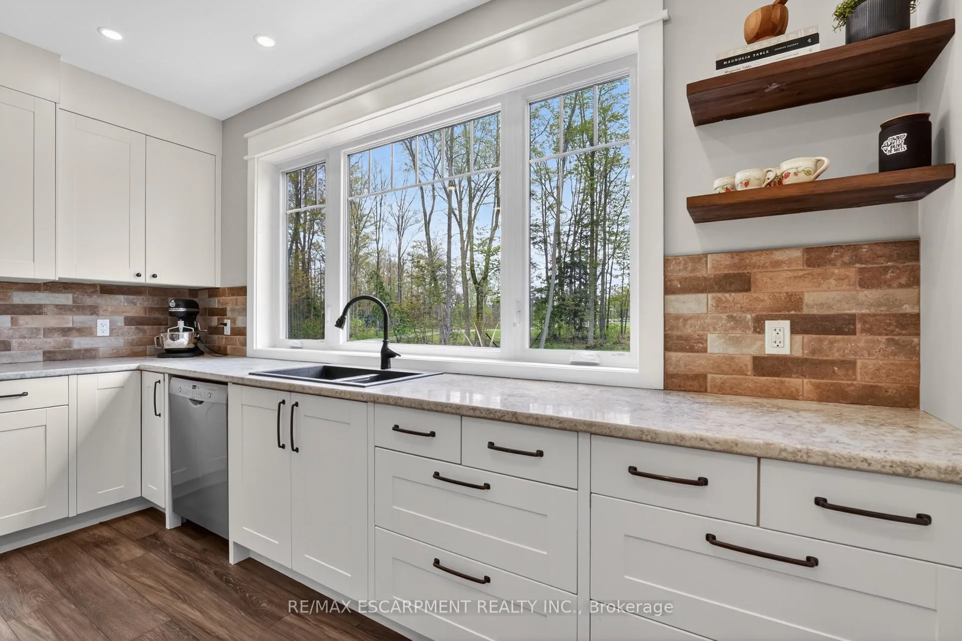 Photo 13 of 815 Tice Road, Pelham, North Pelham — HOMEH