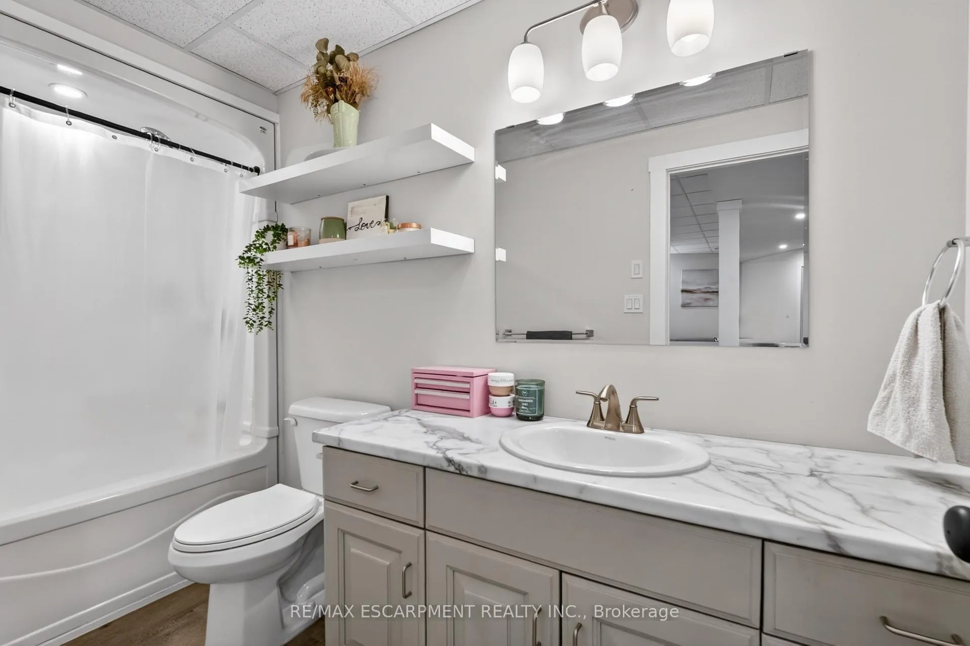Photo 36 of 815 Tice Road, Pelham, North Pelham — HOMEH