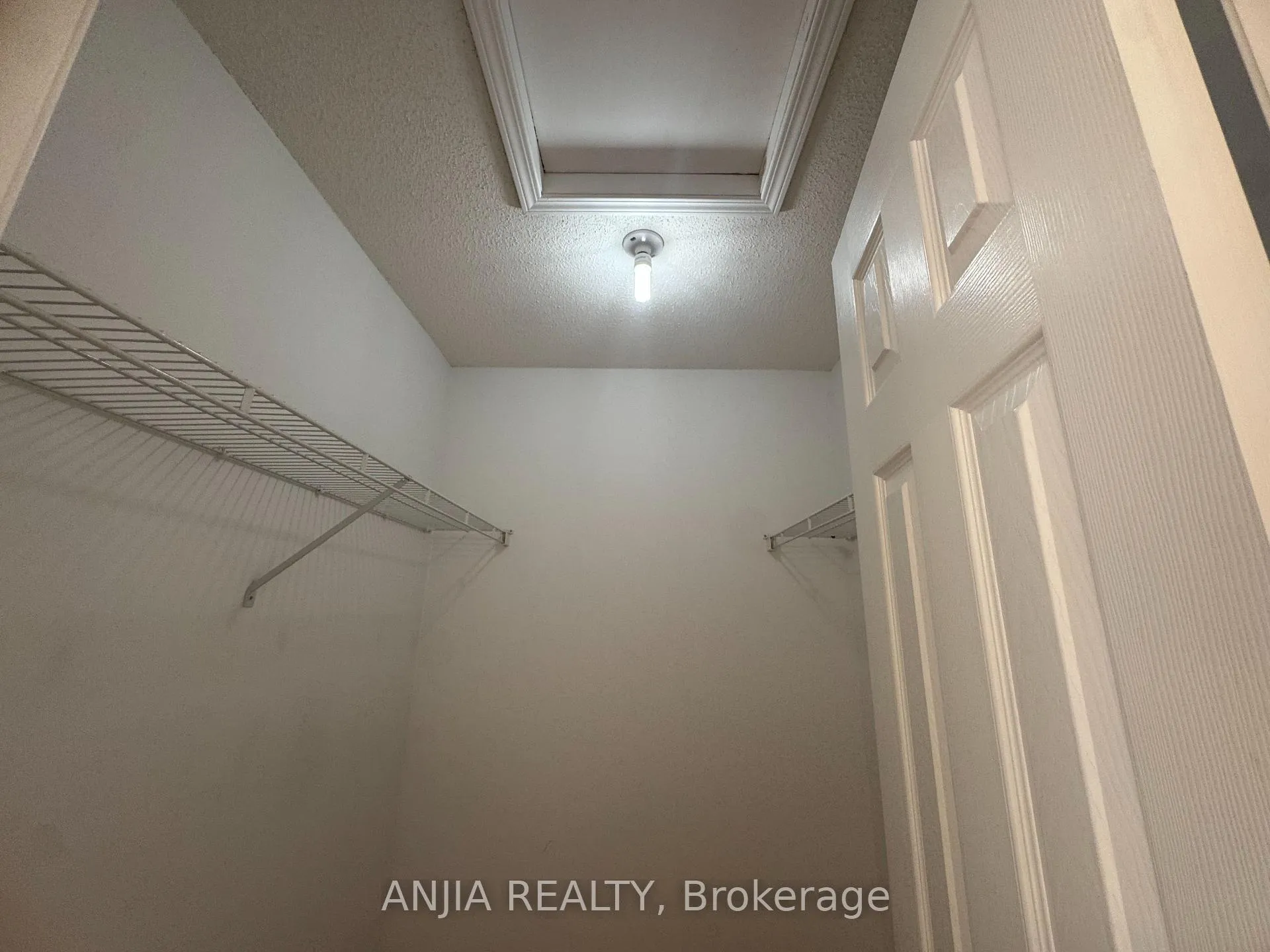 Photo 20 of Unit 3, 2 Alpen Way, Markham, Unionville — HOMEH