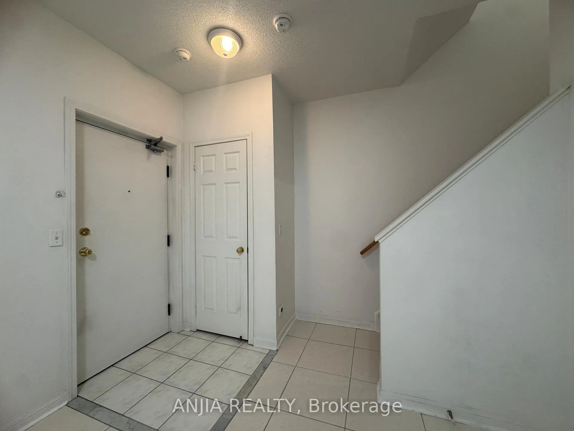 Photo 24 of Unit 3, 2 Alpen Way, Markham, Unionville — HOMEH