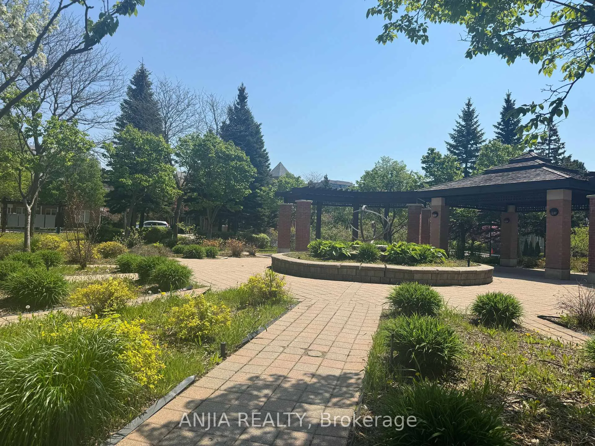 Photo 26 of Unit 3, 2 Alpen Way, Markham, Unionville — HOMEH