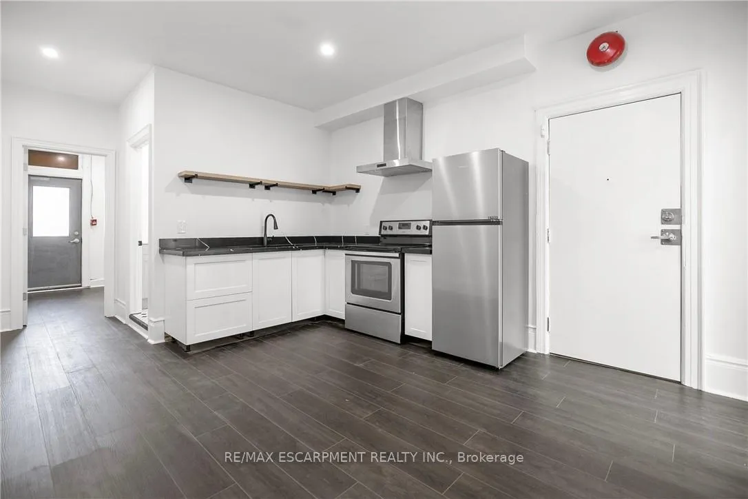 Photo 8 of Unit 302, 63 John Street S, Hamilton, Corktown — HOMEH