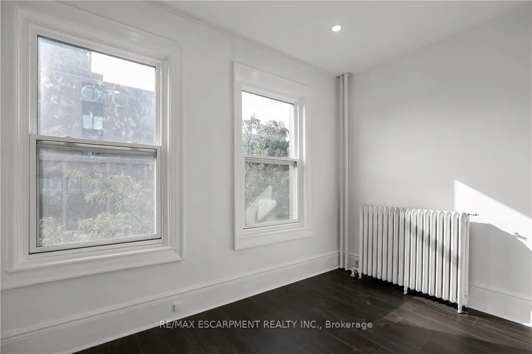 Photo 10 of Unit 302, 63 John Street S, Hamilton, Corktown — HOMEH