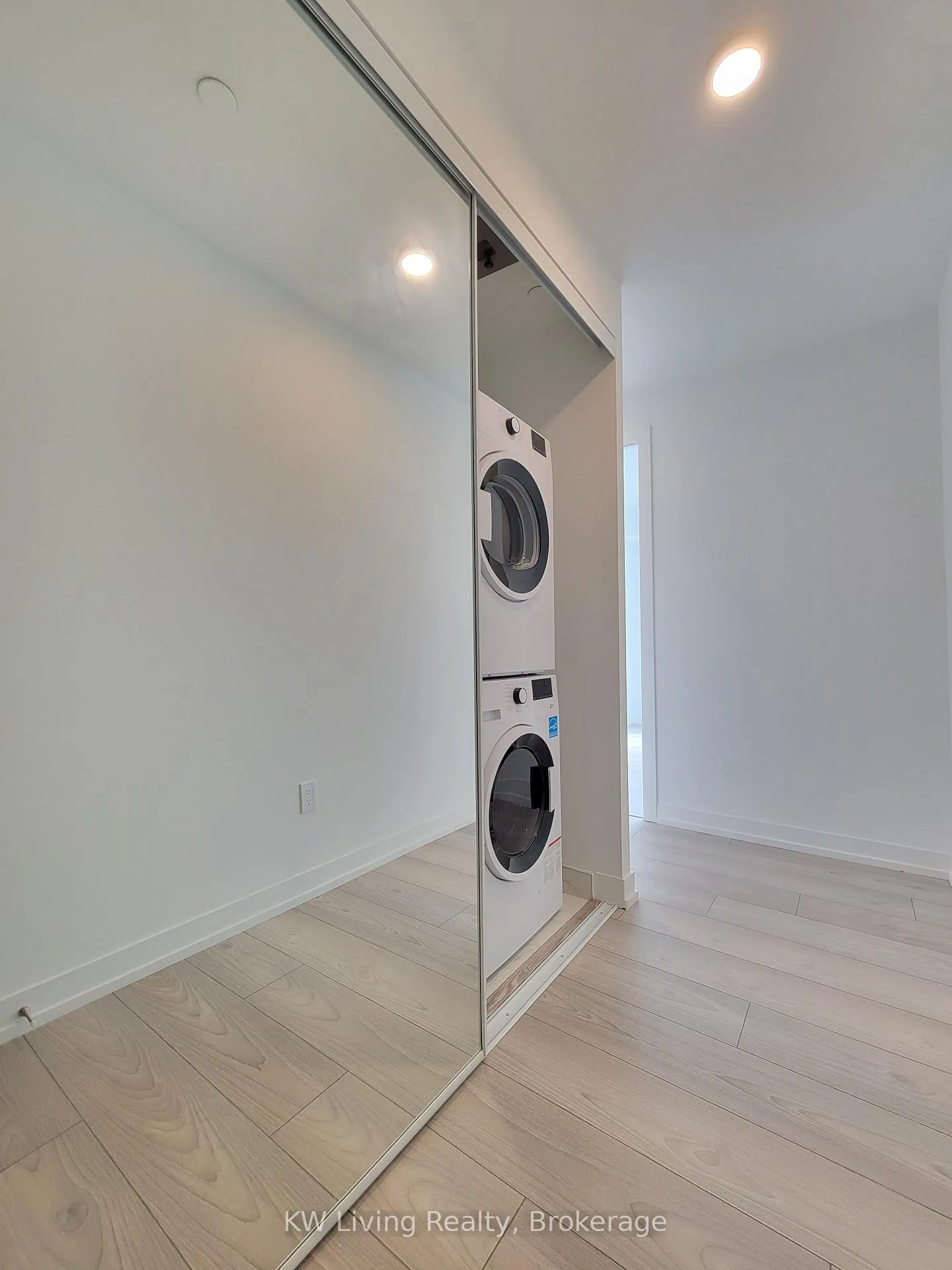 Photo 2 of Unit 3617, 82 Dalhousie Street, Toronto, Church-Yonge Corridor — HOMEH